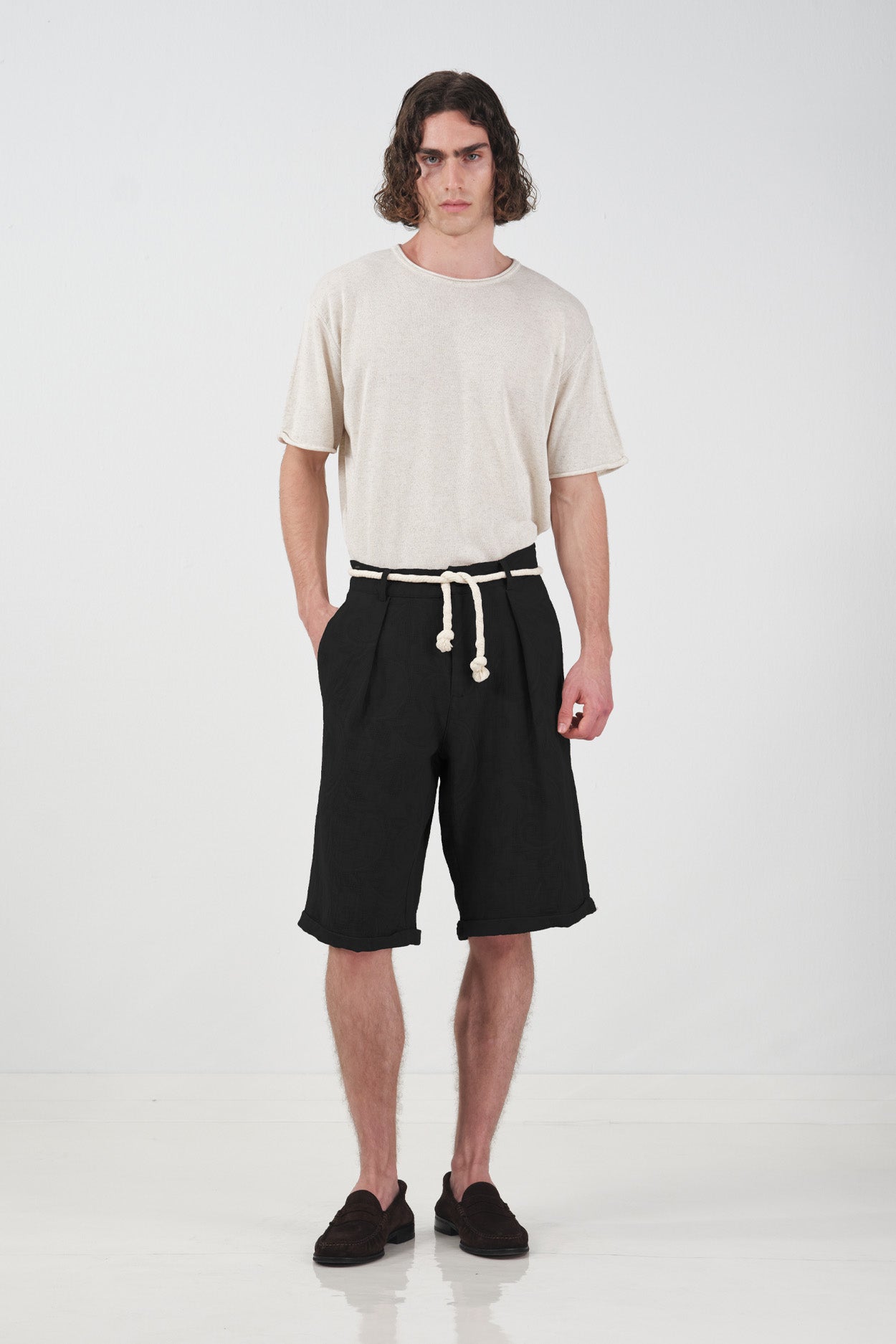 TEXTURED BLACK MUSLIN SHORTS