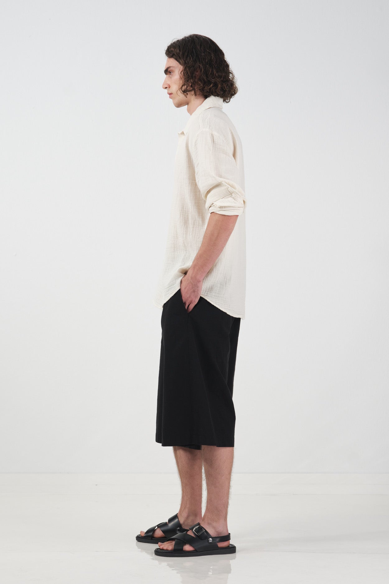 BLACK LINEN DRAWSTRING SHORTS