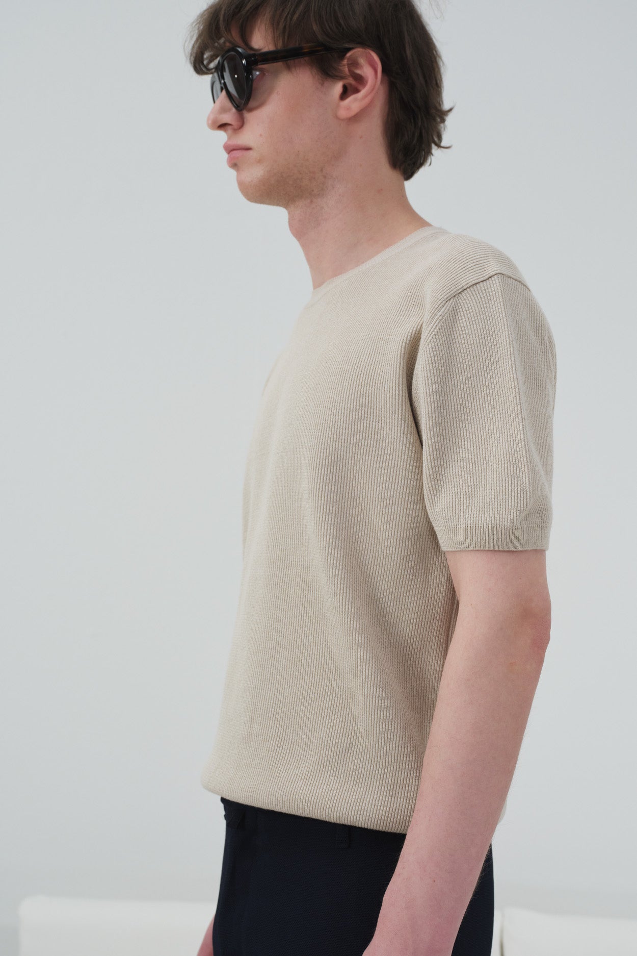 RIBBED TEXTURED BEIGE KNITTED T-SHIRT