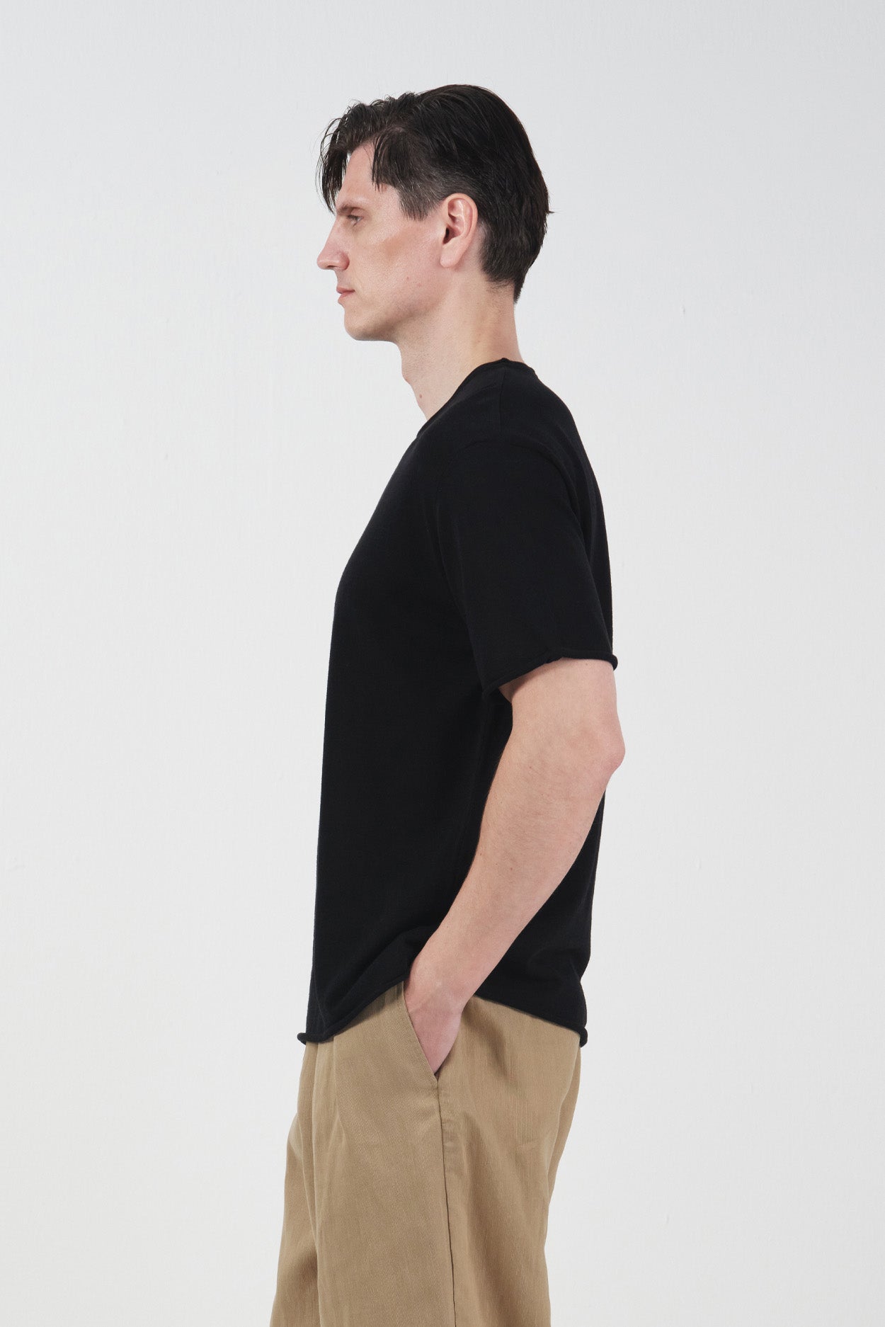 DÖKÜMLÜ SİYAH KETEN TRİKO T-SHIRT