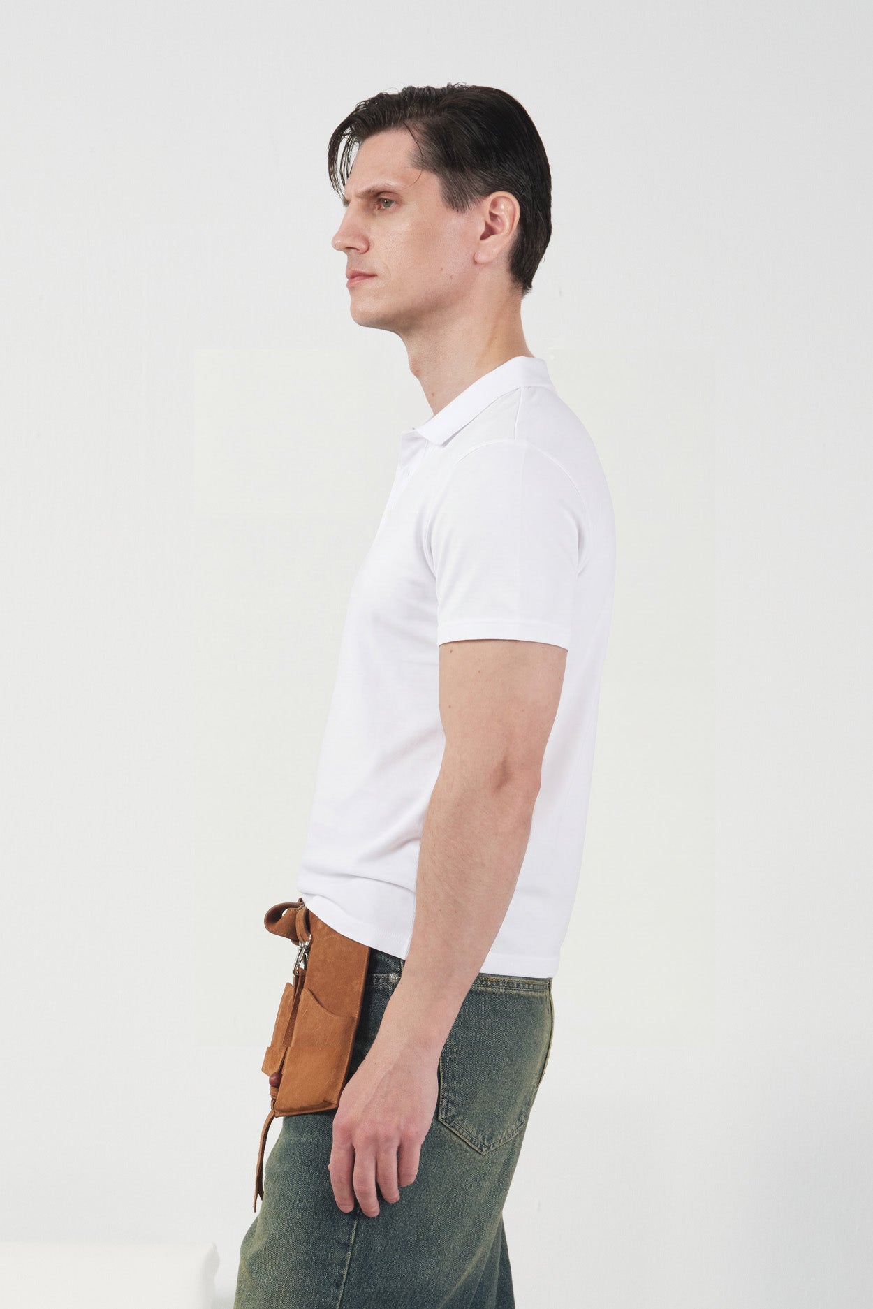 YARIM PATLI DAR KESİM BEYAZ T-SHIRT