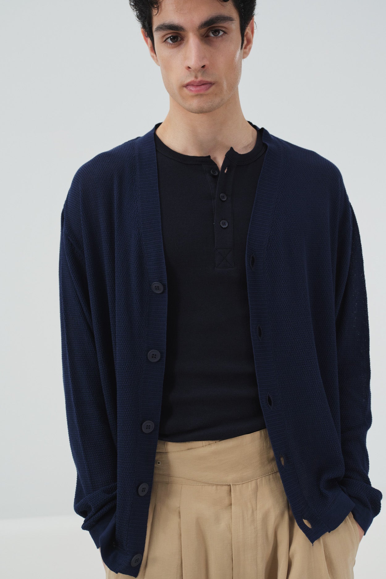 LIGHT THIN KNITTED NAVY BLUE CARDIGAN