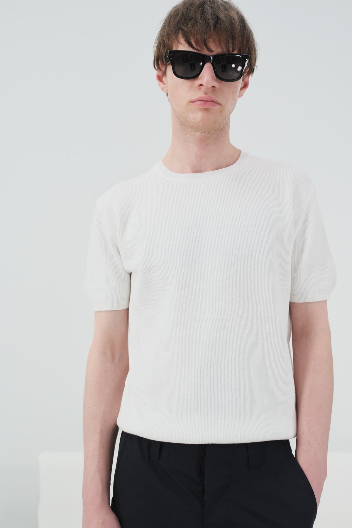 FİTİLLİ DOKULU BEYAZ TRİKO T-SHIRT