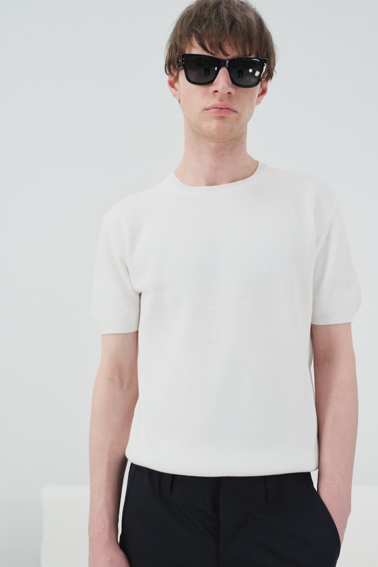 FİTİLLİ DOKULU BEYAZ TRİKO T-SHIRT