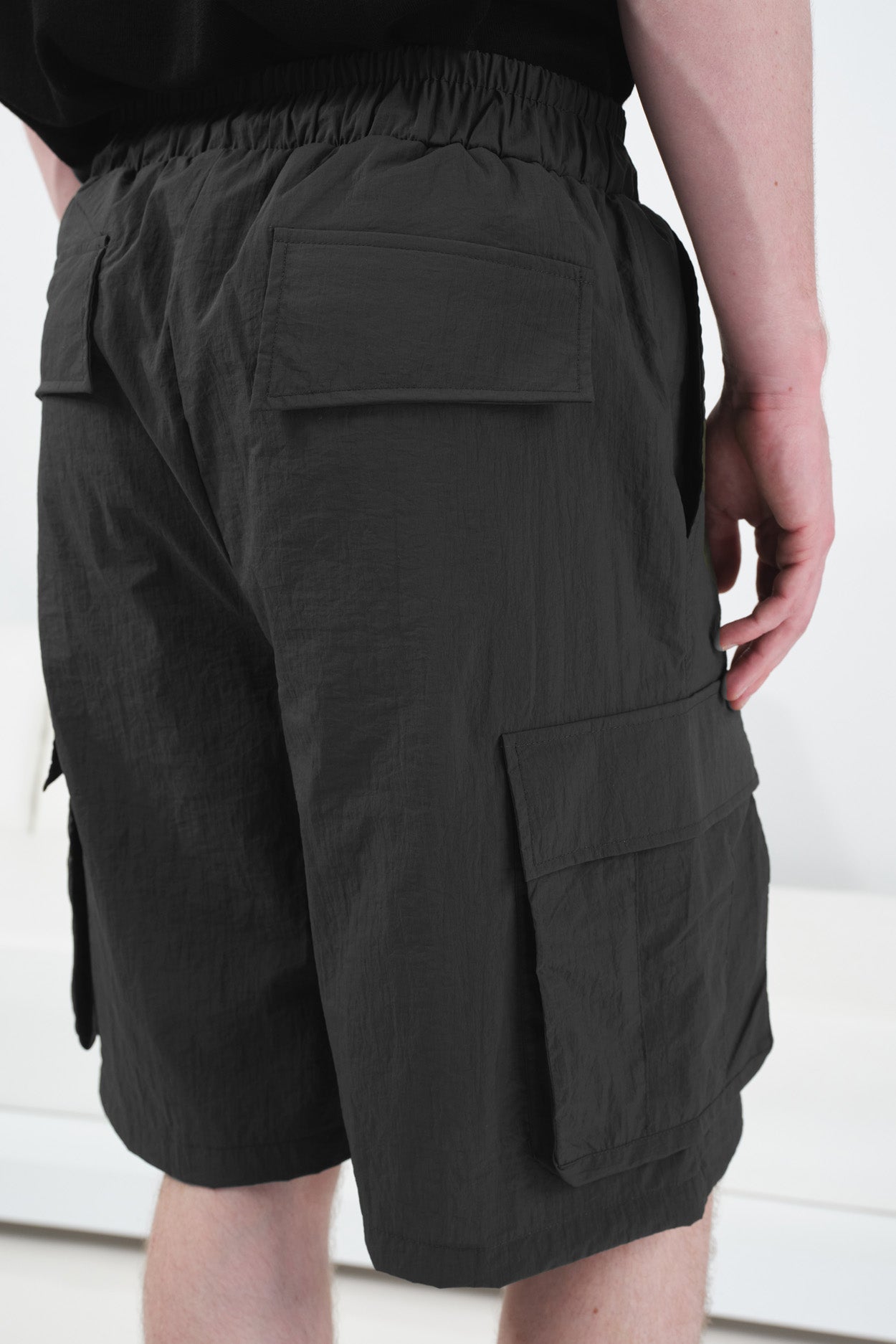 KARGO CEPLİ ANTRASİT PARAŞÜT ŞORT