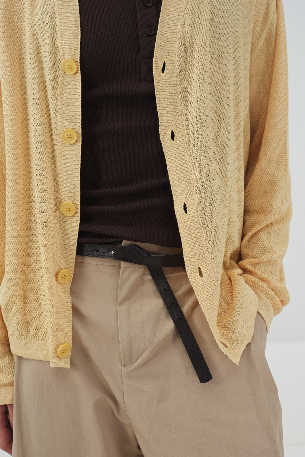 HAFİF İNCE ÖRGÜLÜ SARI TRİKO HIRKA