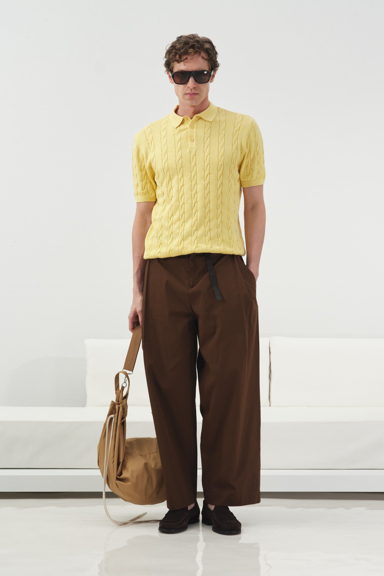 DOKULU ÖRGÜ DESENLİ SARI POLO YAKA TRİKO T-SHIRT