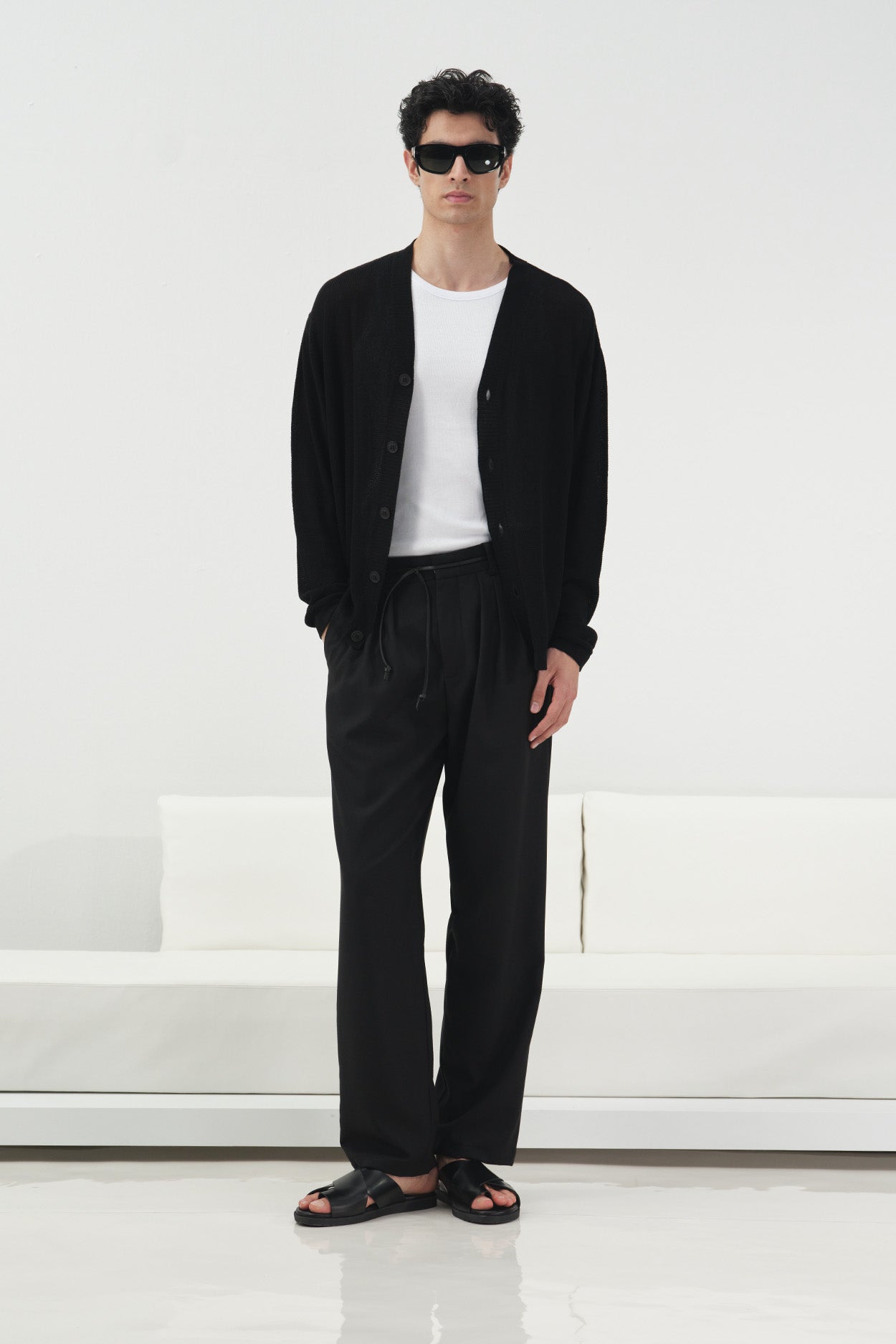 LIGHT THIN KNITTED BLACK CARDIGAN