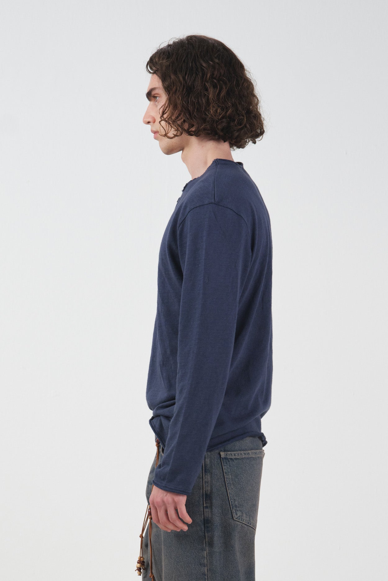 BRİTLİ UZUN KOLLU LACİVERT T-SHIRT