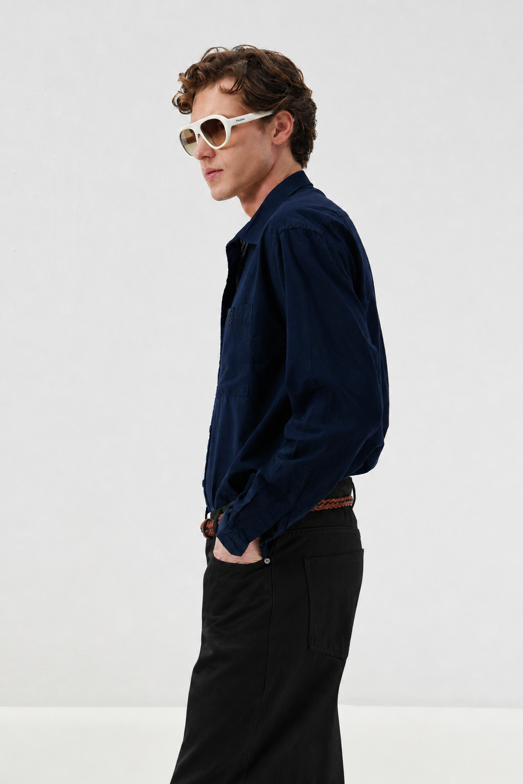 REGULAR FIT BLACK JEANS