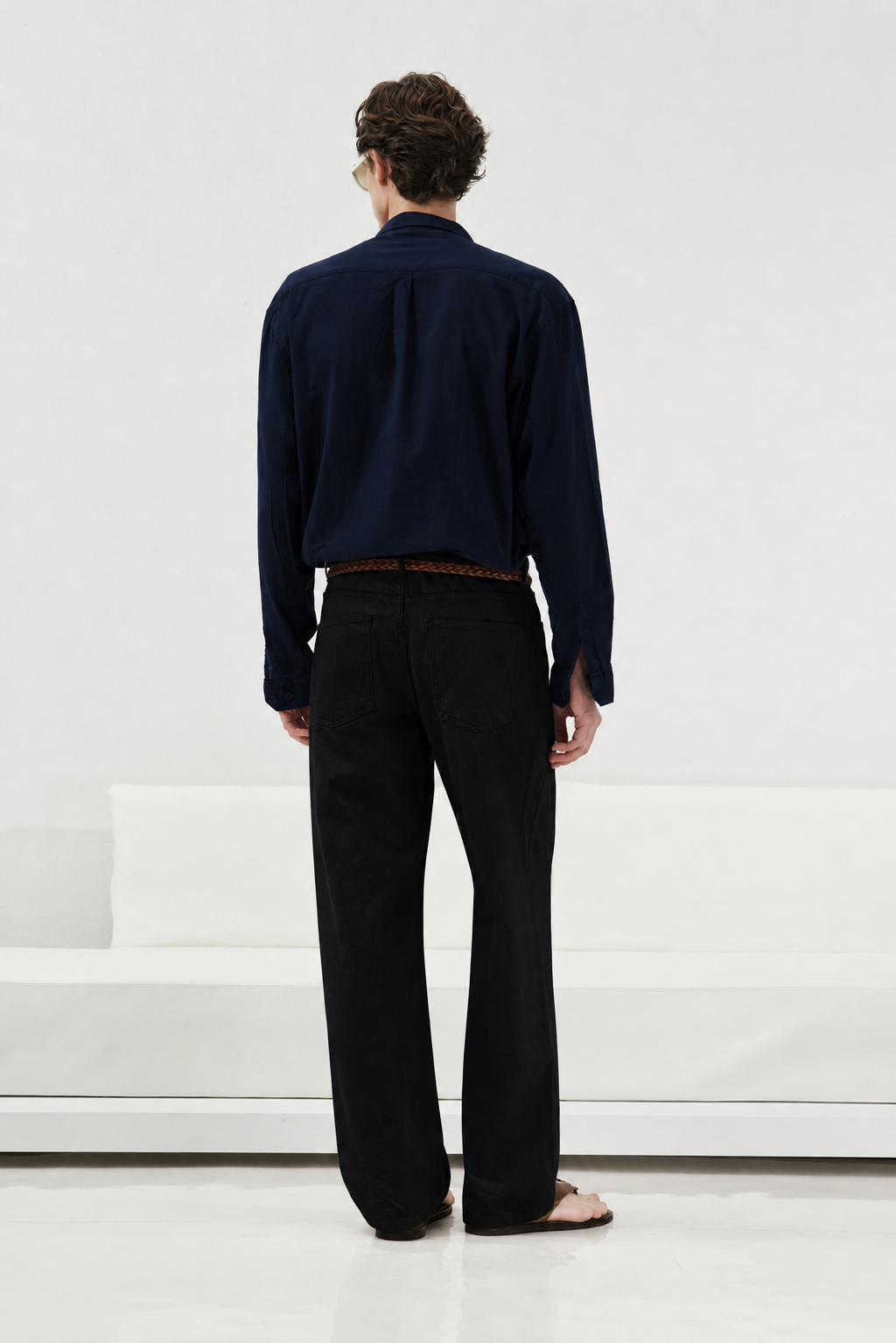 REGULAR FIT BLACK JEANS