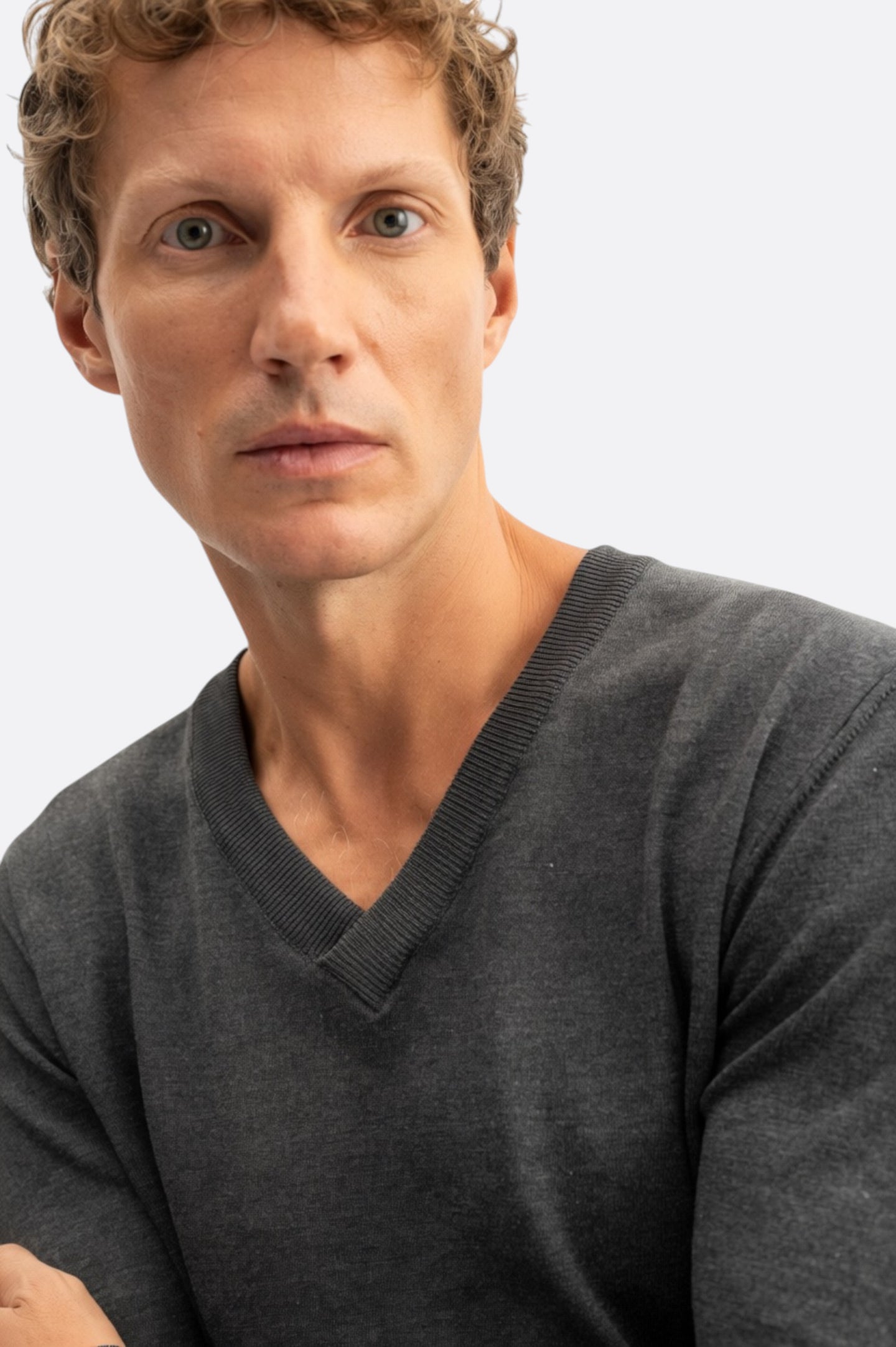 V-NECK LONG SLEEVE ANTHRACITE KNITWEAR