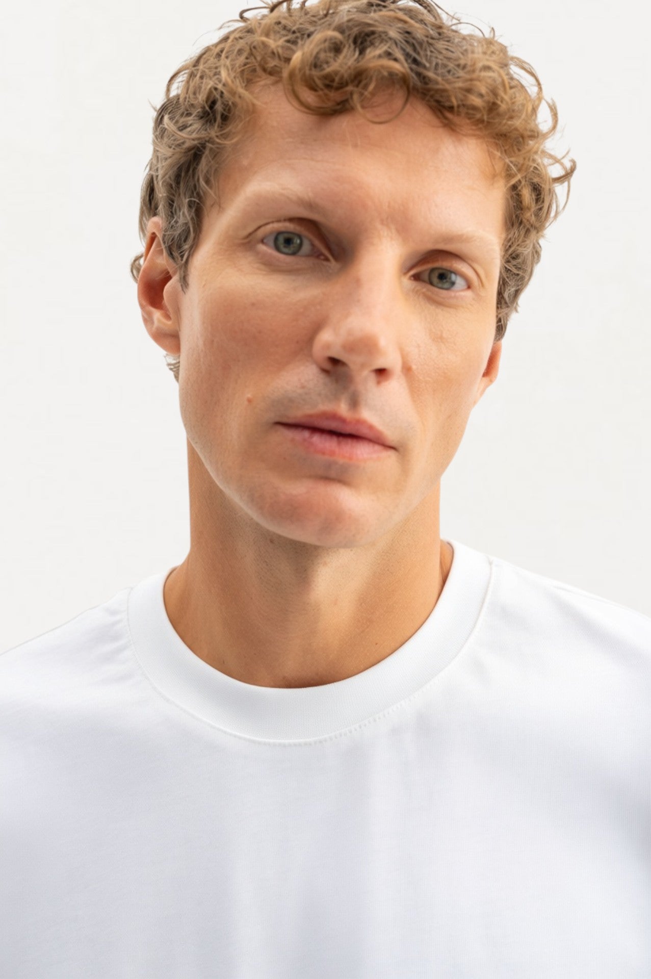 OVERSIZED SHORT SLEEVE WHITE T-SHIRT
