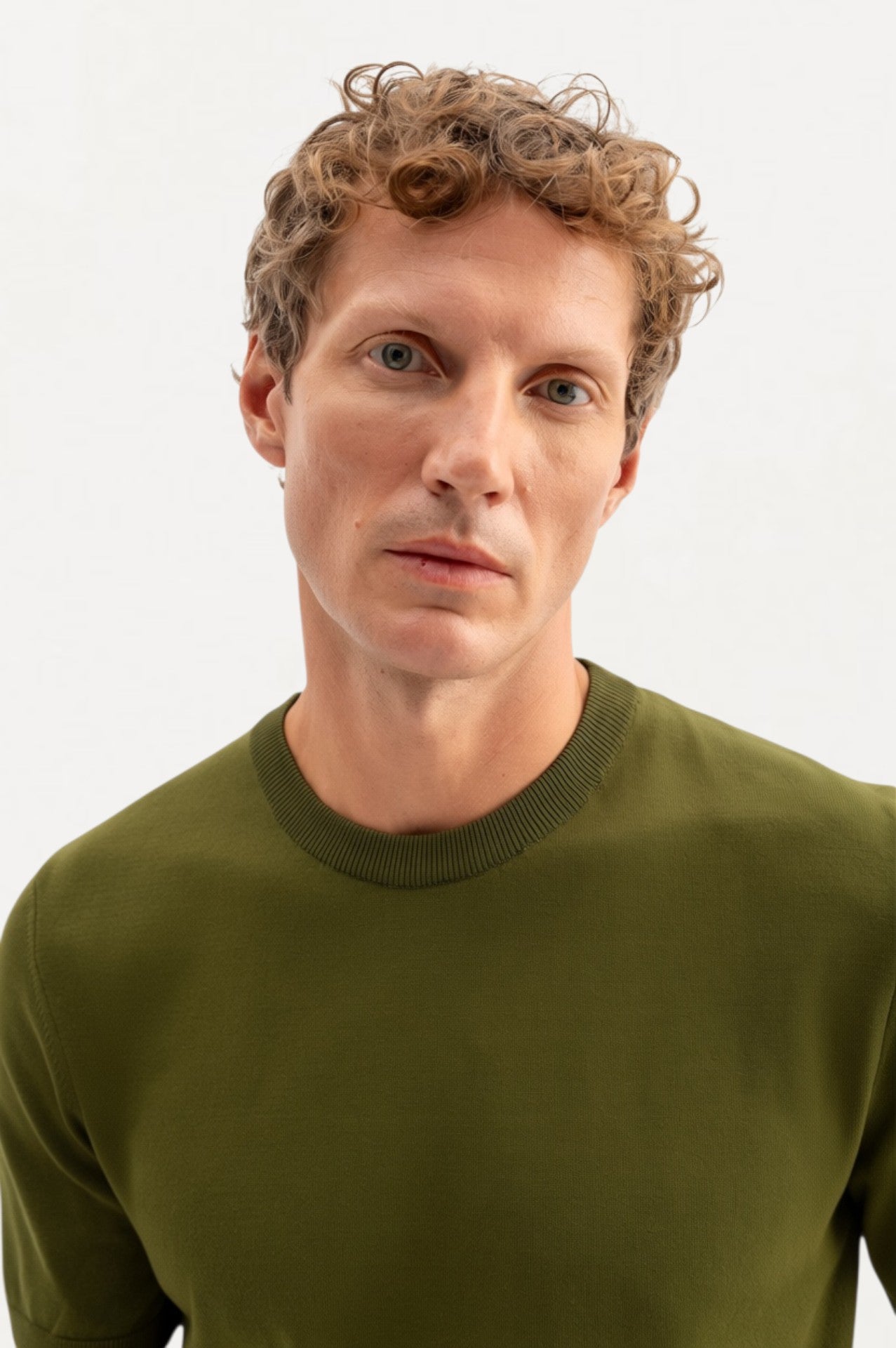 CREW NECK KHAKI KNITTED T-SHIRT