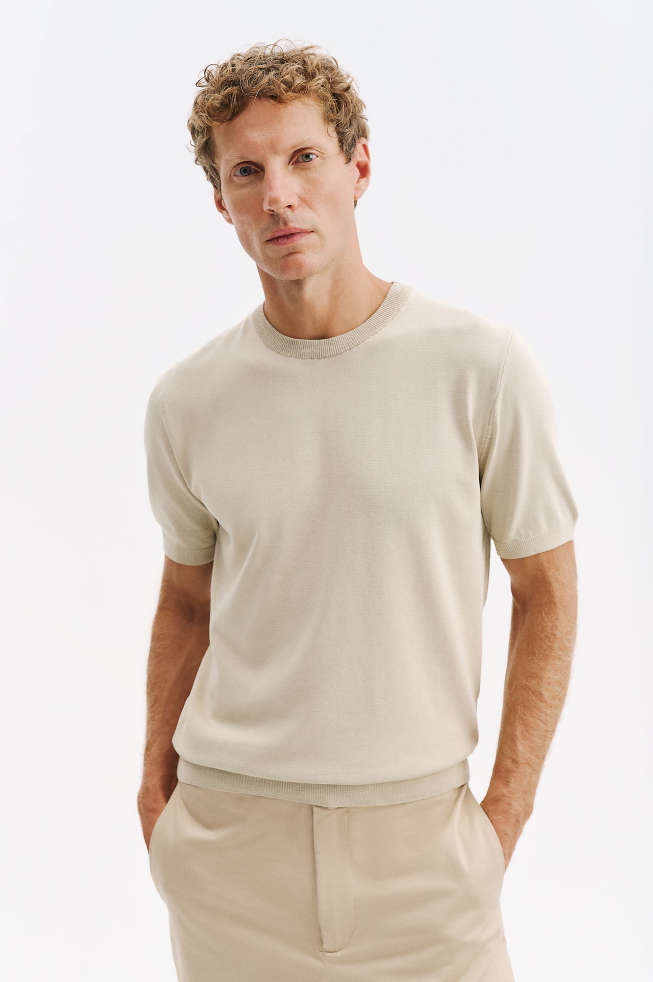 CREW NECK BEIGE KNIT T-SHIRT