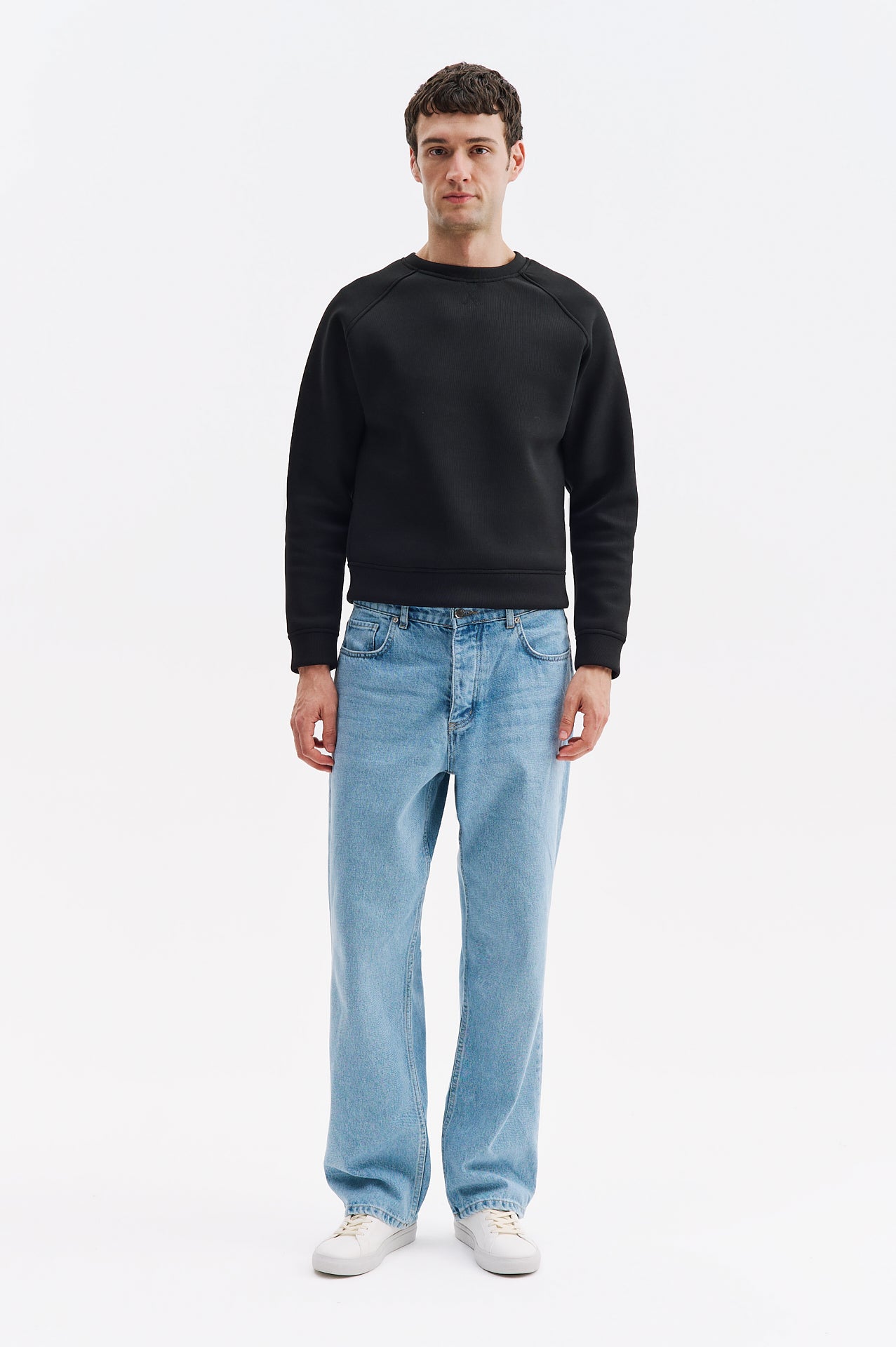 SCUBA BLACK SWEATSHIRT