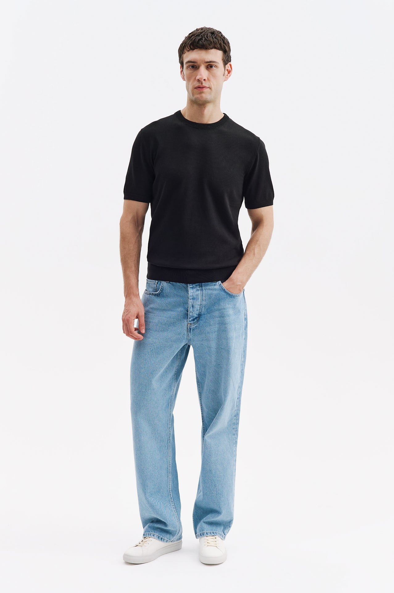CREW NECK BLACK KNITTED T-SHIRT