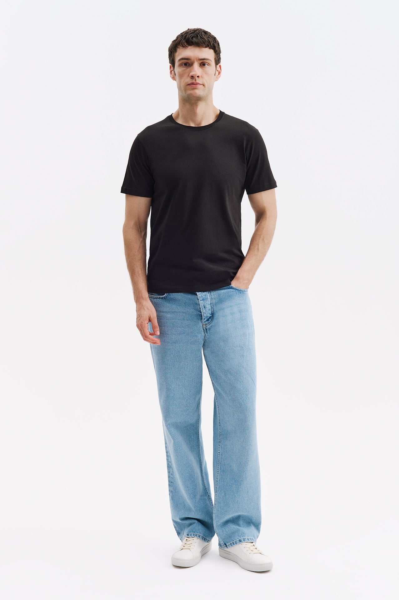 SHORT SLEEVE REGULAR FIT BLACK T-SHIRT
