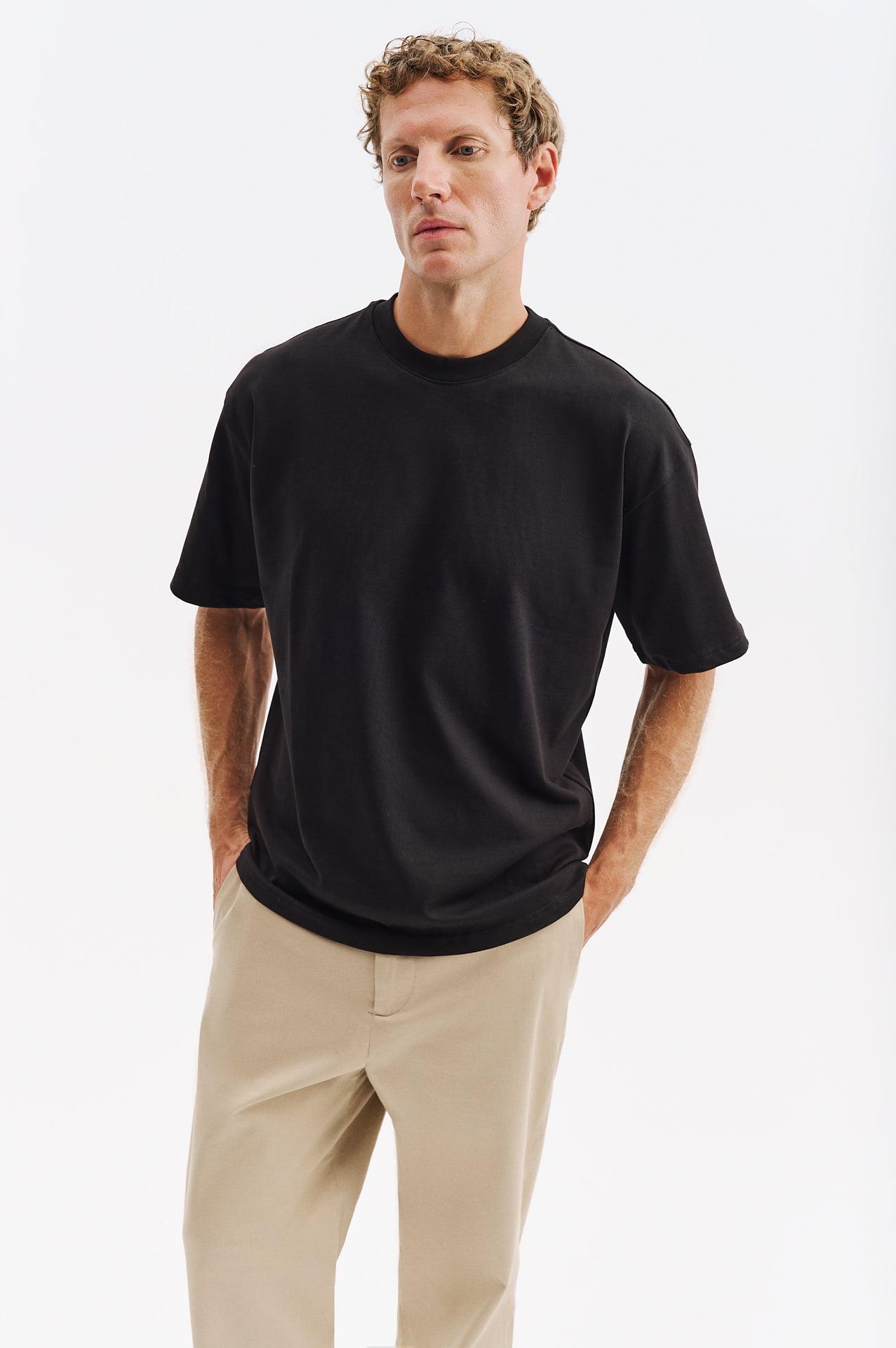 OVERSIZE KISA KOL SİYAH T-SHIRT