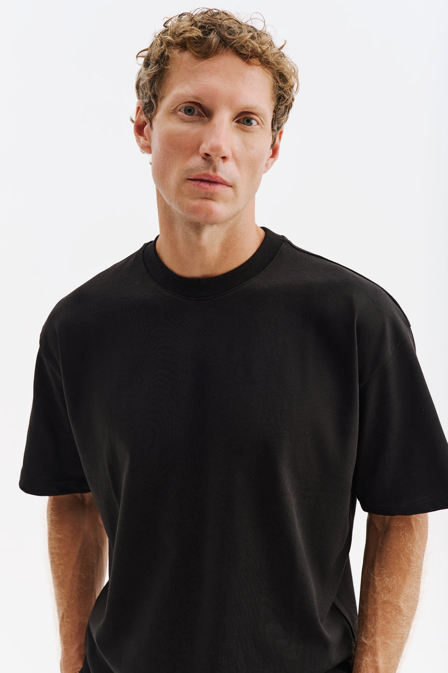 OVERSIZE SHORT SLEEVE BLACK T-SHIRT
