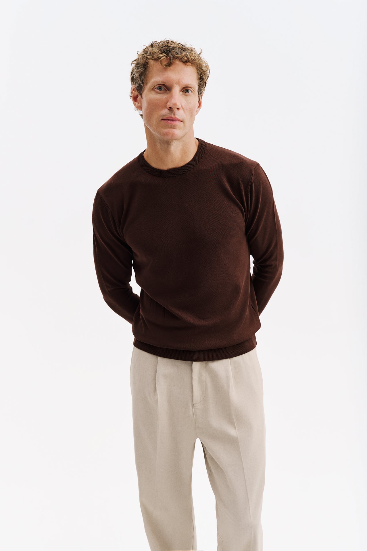 LONG SLEEVE TURTLENECK BROWN KNIT T-SHIRT
