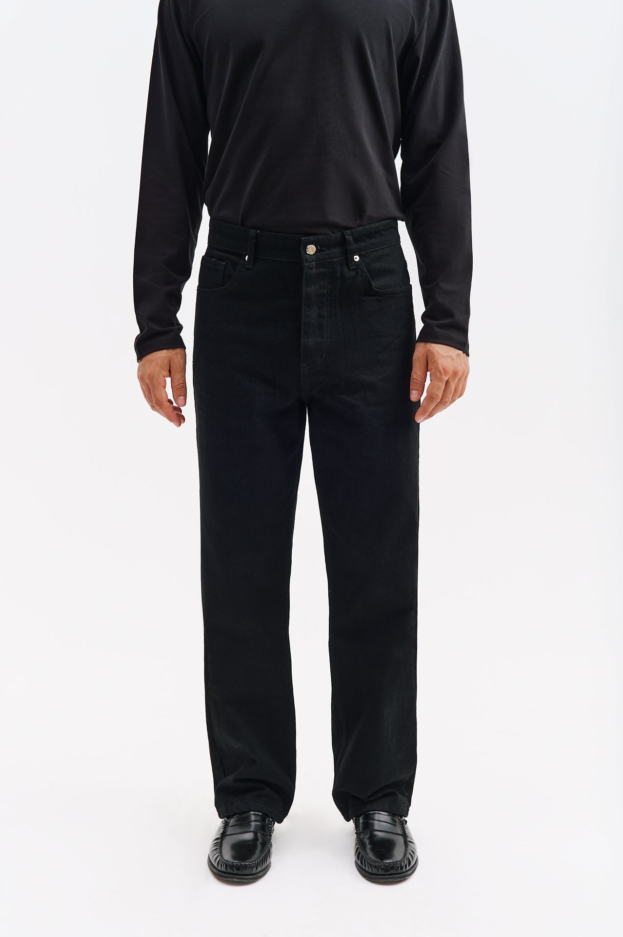 REGULAR FIT BLACK JEANS