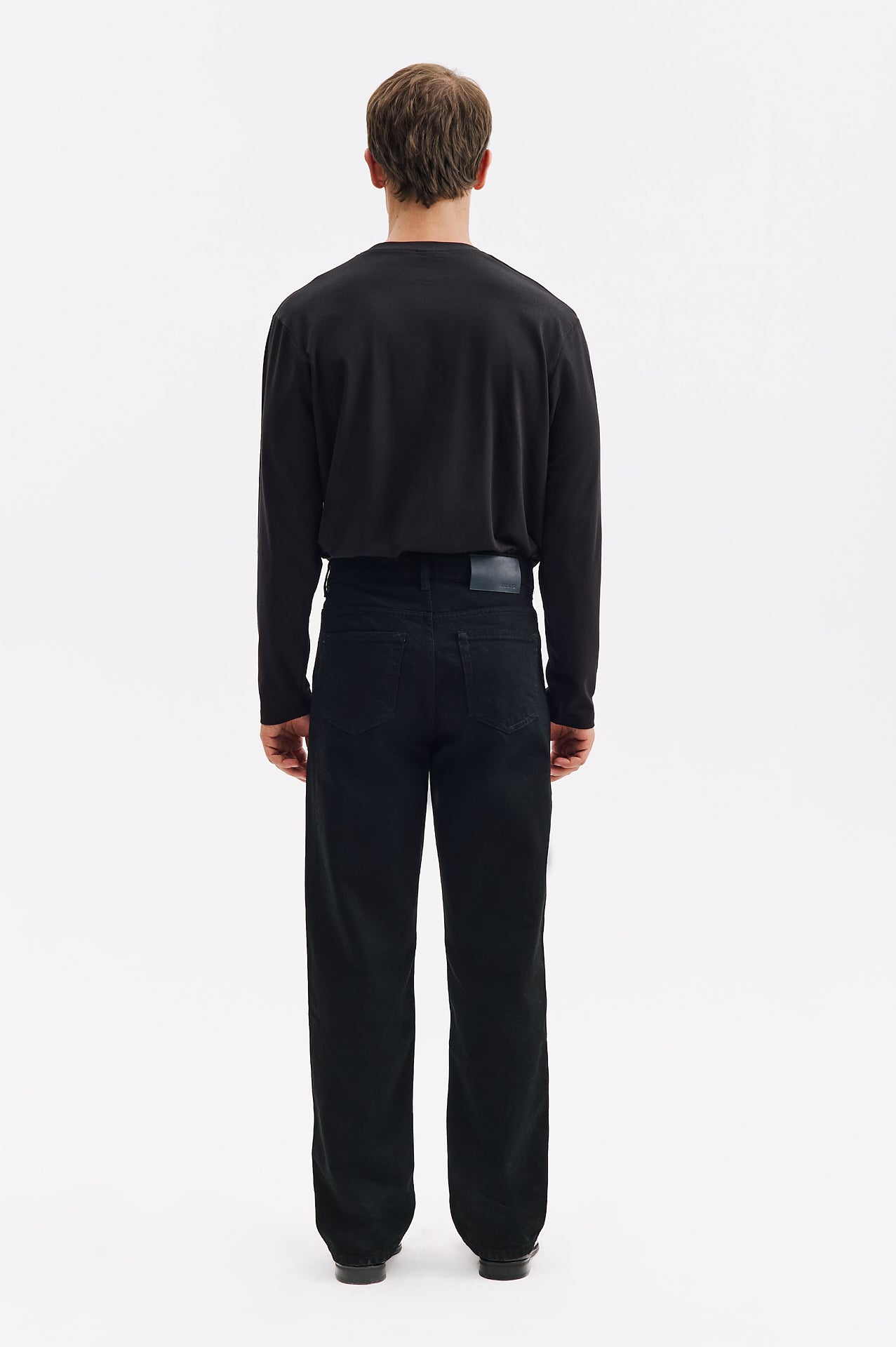 REGULAR FIT BLACK JEANS