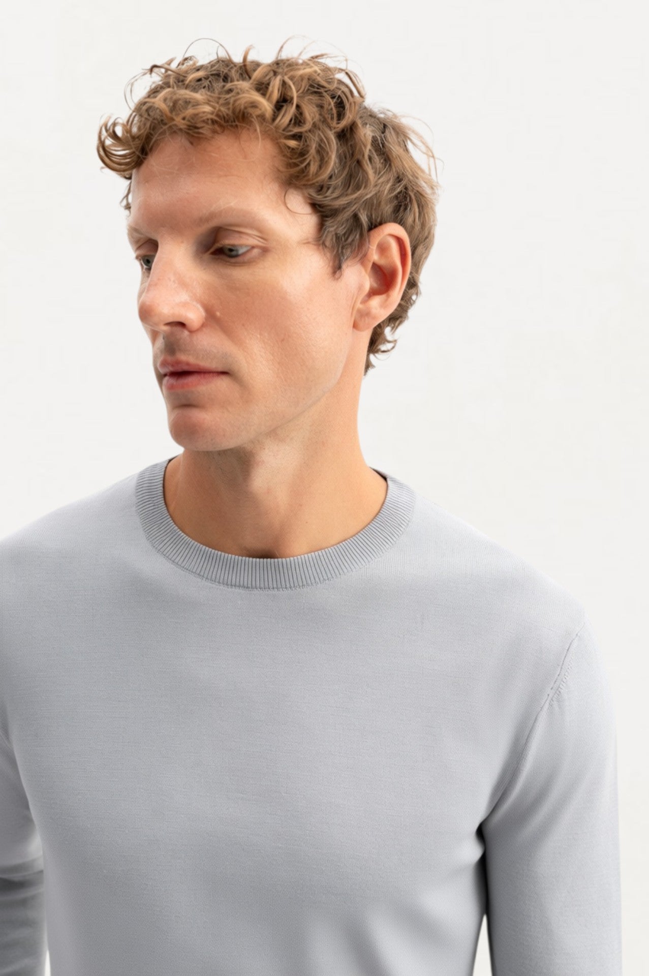 Long Sleeve Crew Neck Gray Knit T-Shirt
