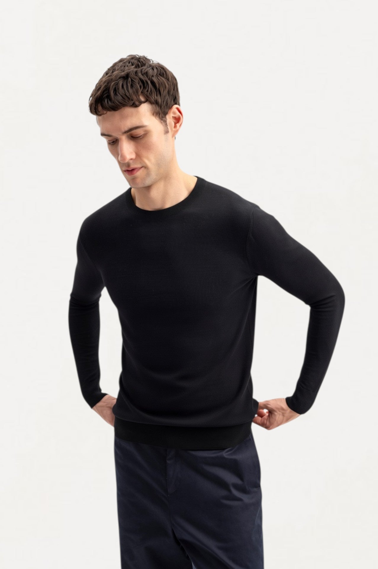 LONG SLEEVE CREW NECK BLACK KNITTED T-SHIRT