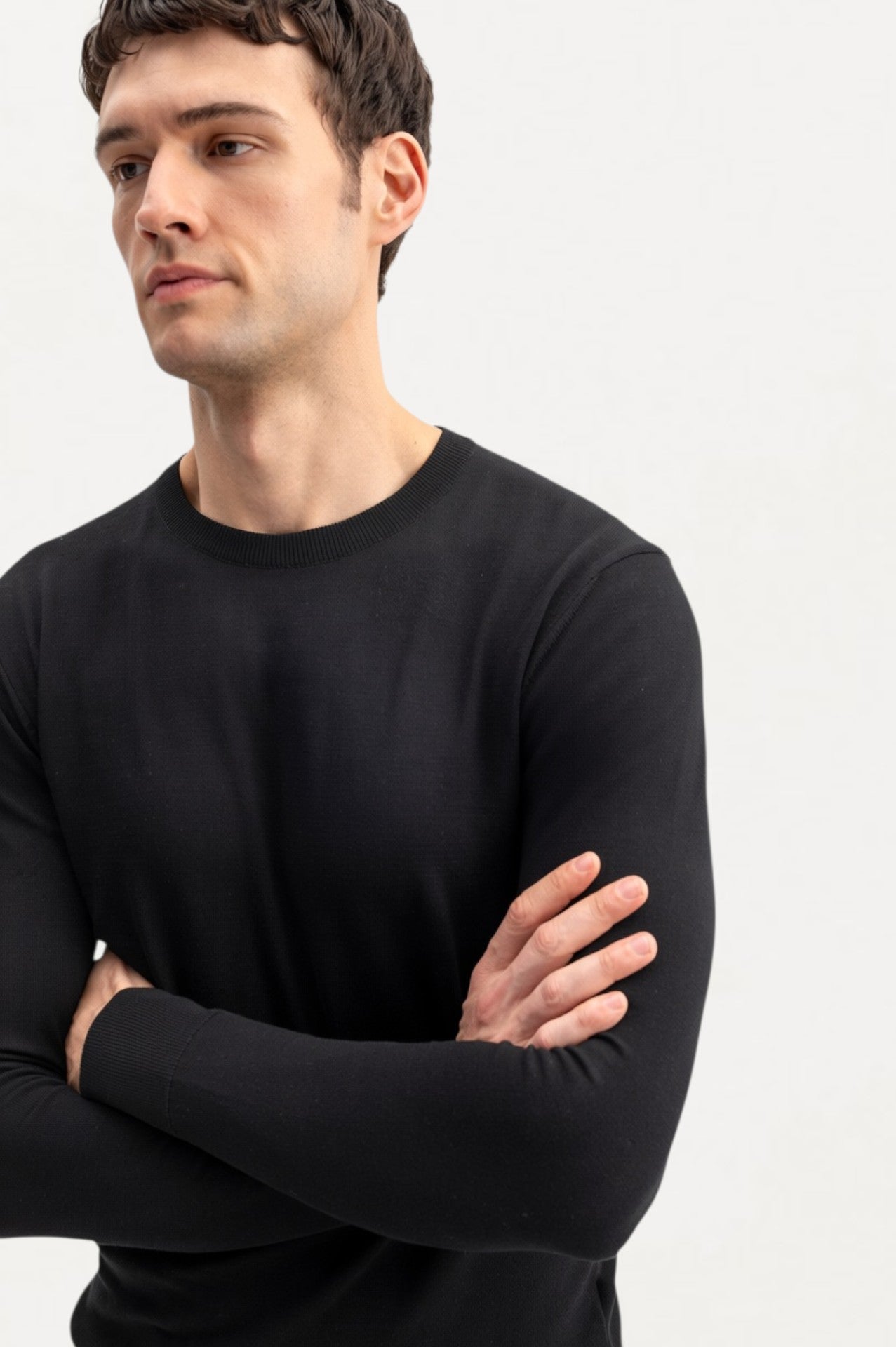 LONG SLEEVE CREW NECK BLACK KNITTED T-SHIRT