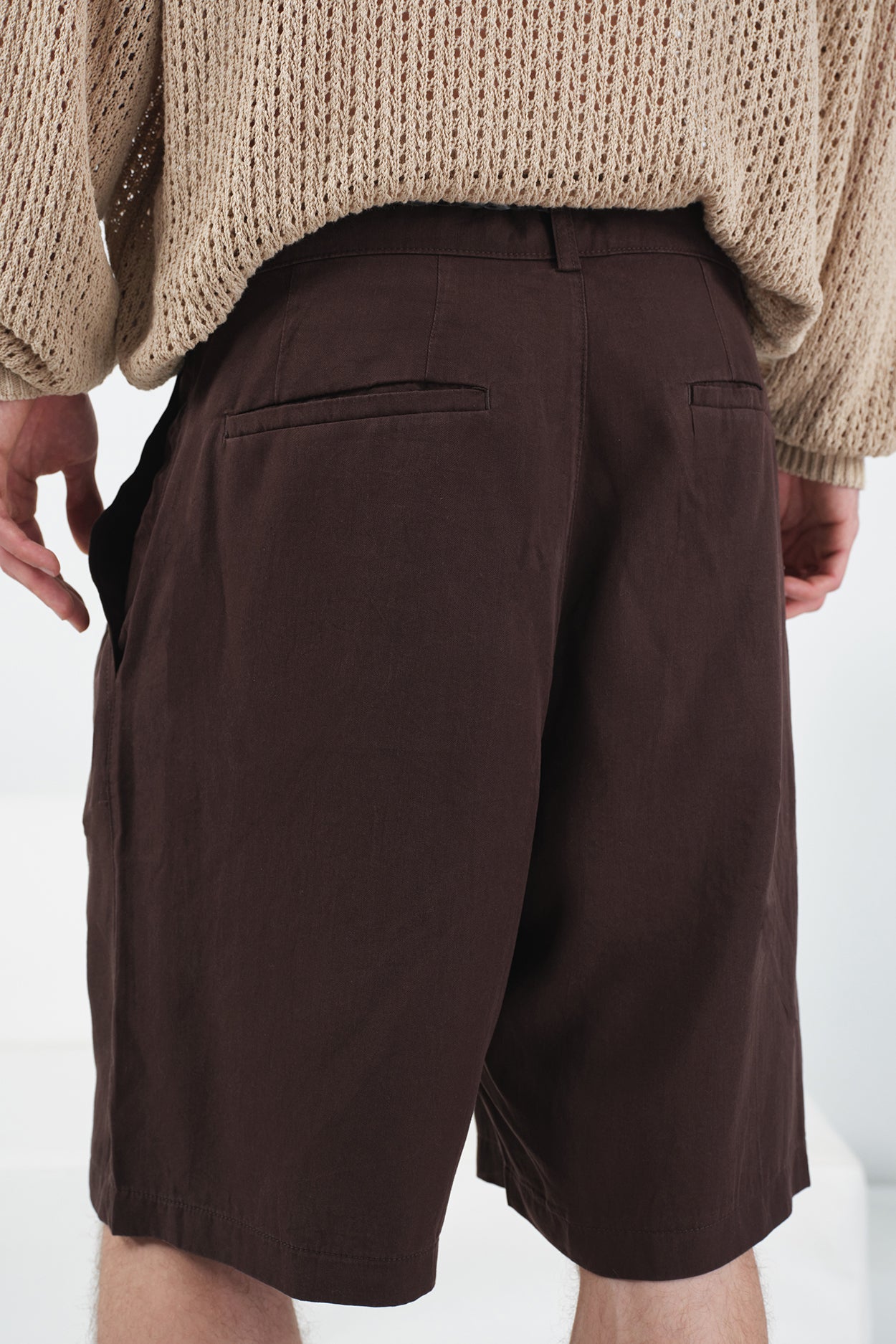 DÖKÜMLÜ KLASİK KAHVERENGİ TENSEL ŞORT