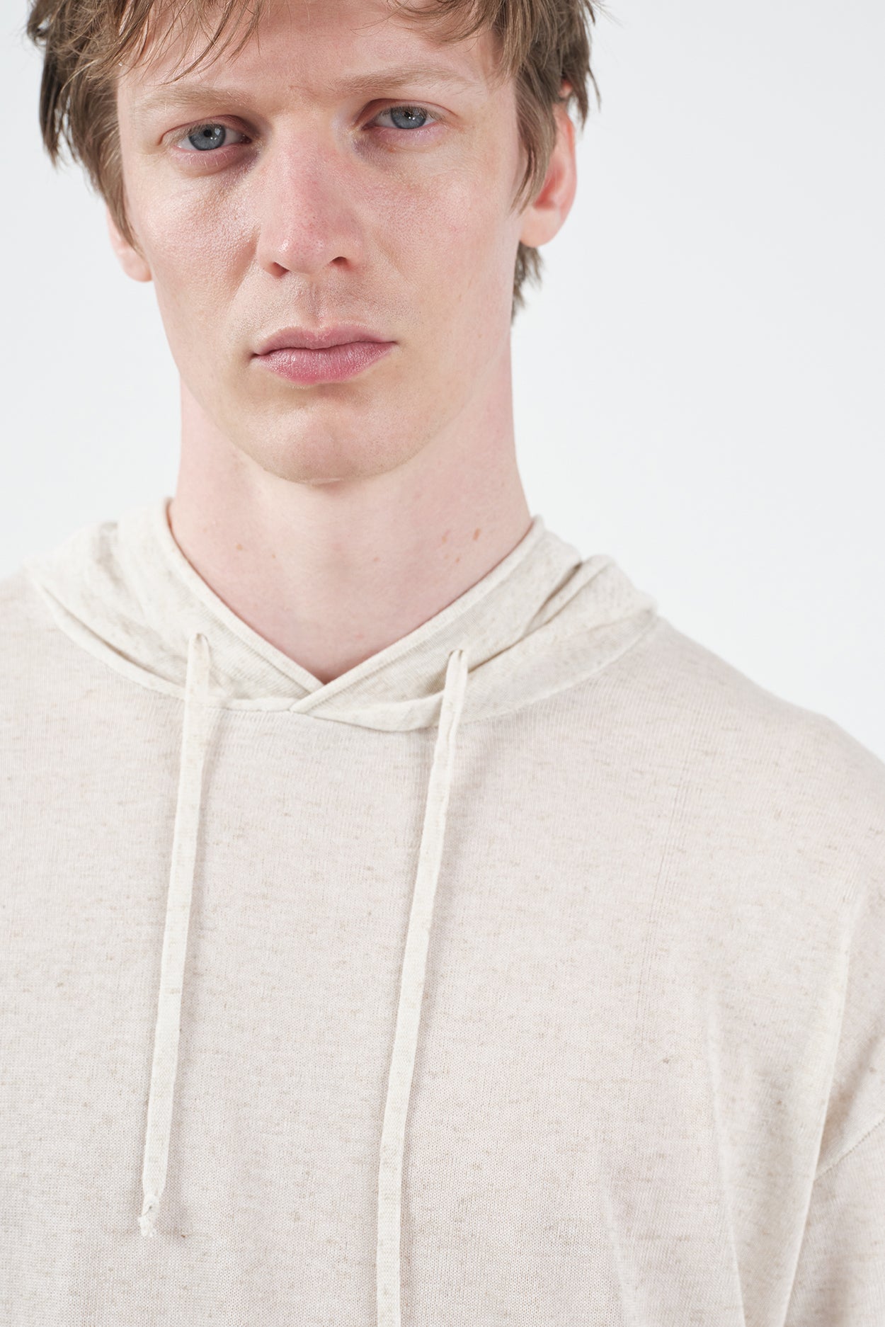 DÖKÜMLÜ EKRU KETEN TRİKO SWEATSHIRT