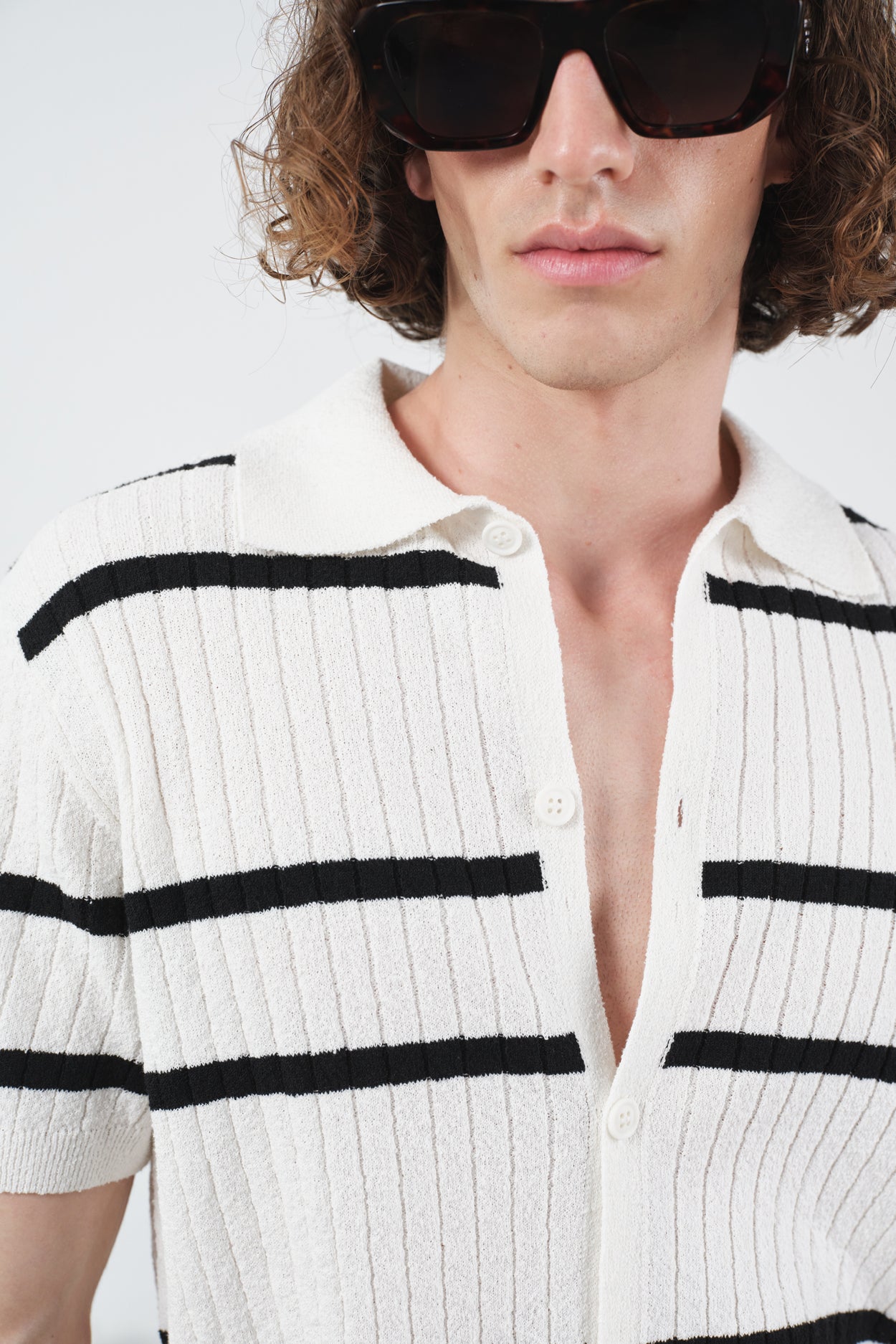 STRIPED ECRU KNITTED SHIRT