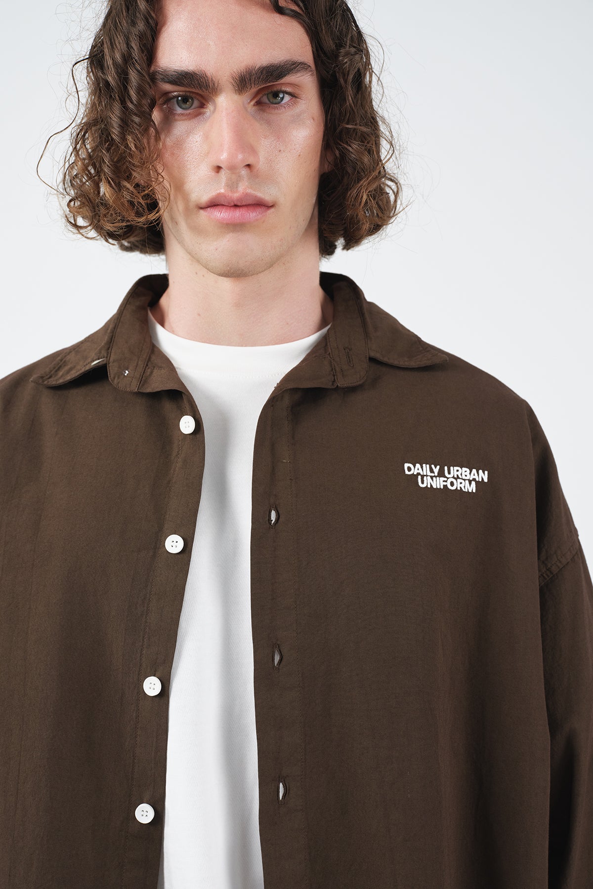 DISTRESSED CROP BROWN SHIRT
