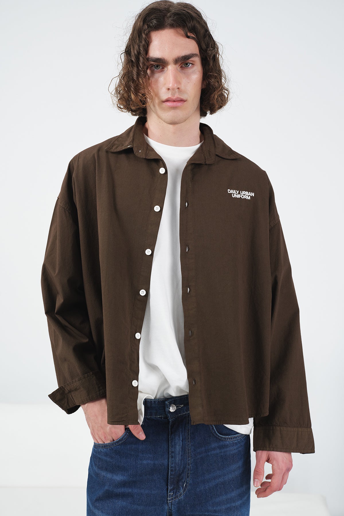 DISTRESSED CROP BROWN SHIRT