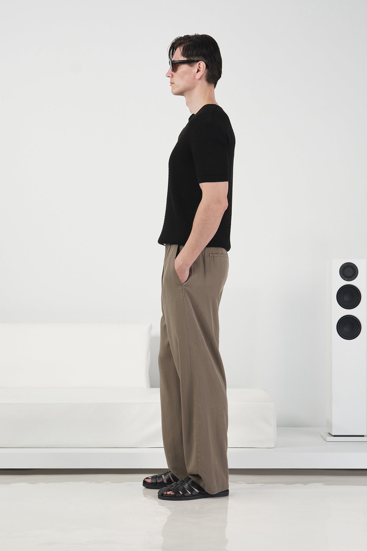 DOKULU BİSİKLET YAKA SİYAH TRİKO T-SHIRT