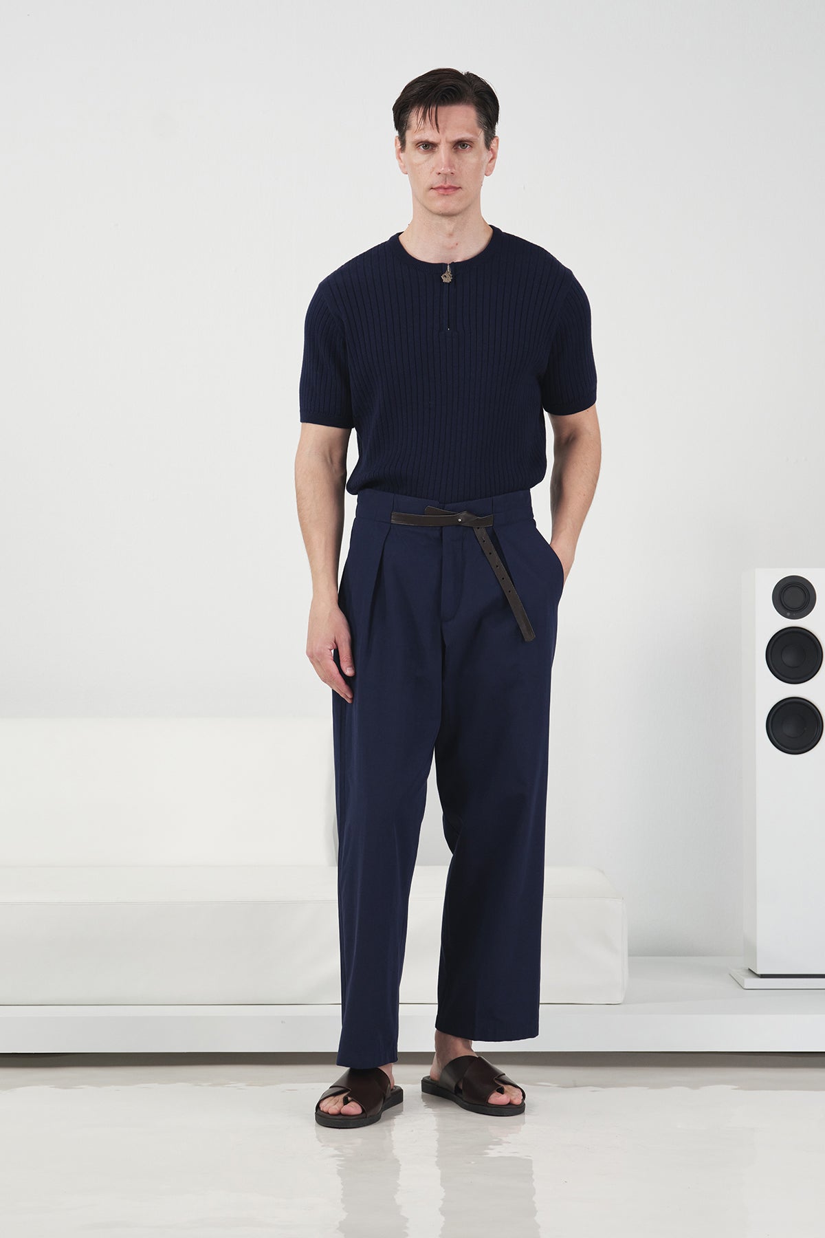 SLIM FIT ZIPPED NAVY KNITTED T-SHIRT