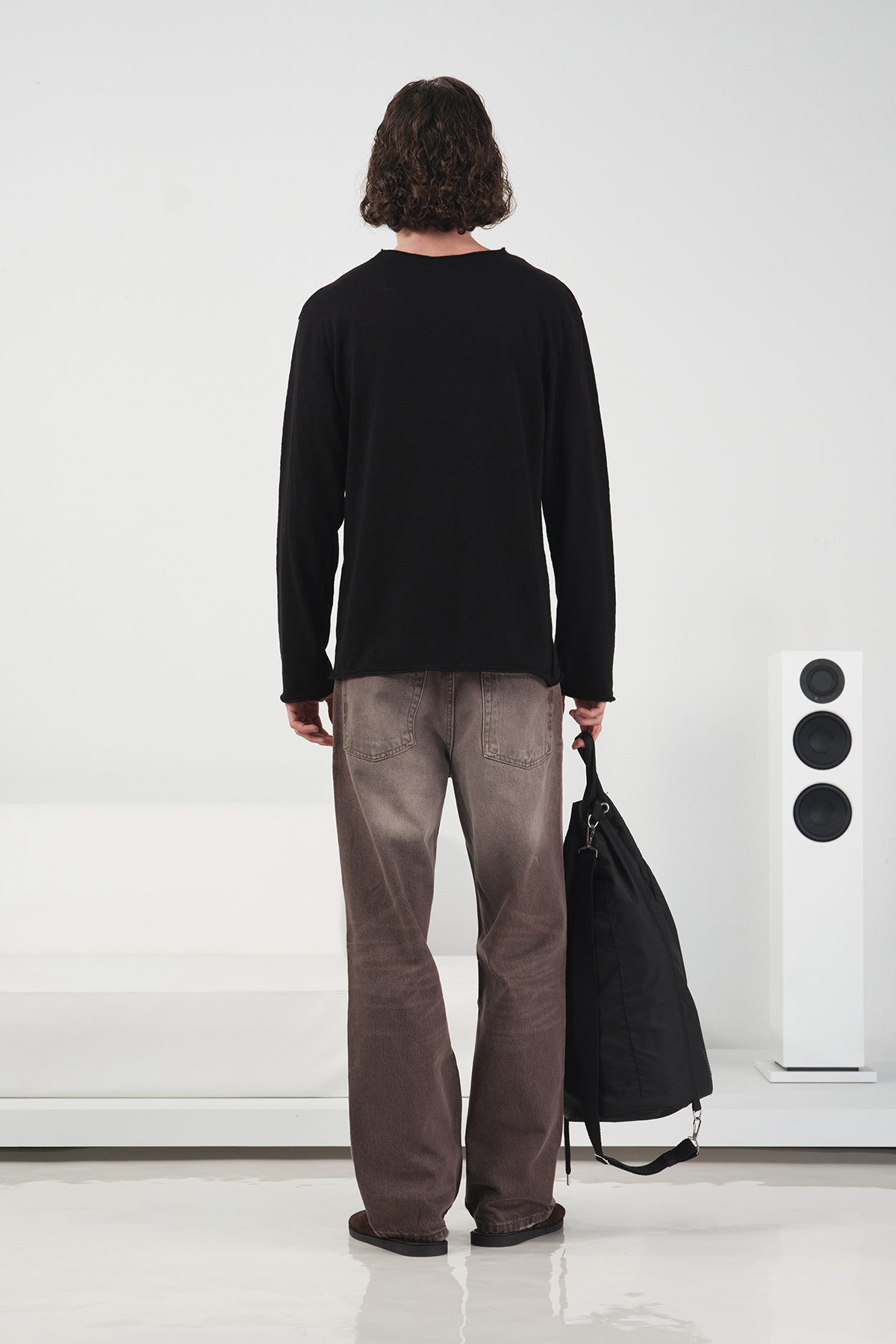 RIBBED LONG-SLEEVED BLACK T-SHIRT
