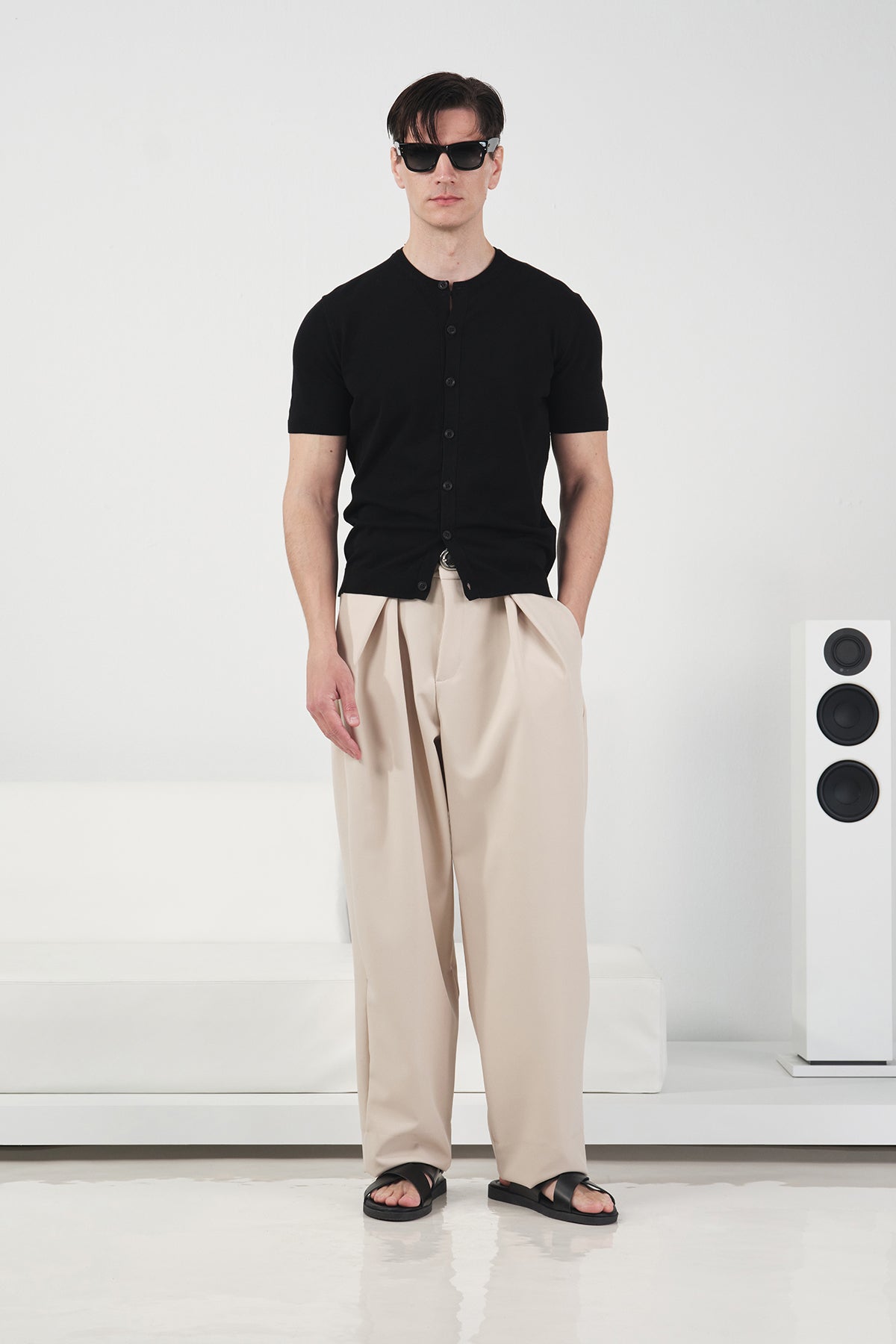 KISA KOLLU İNCE TRİKO SİYAH GÖMLEK