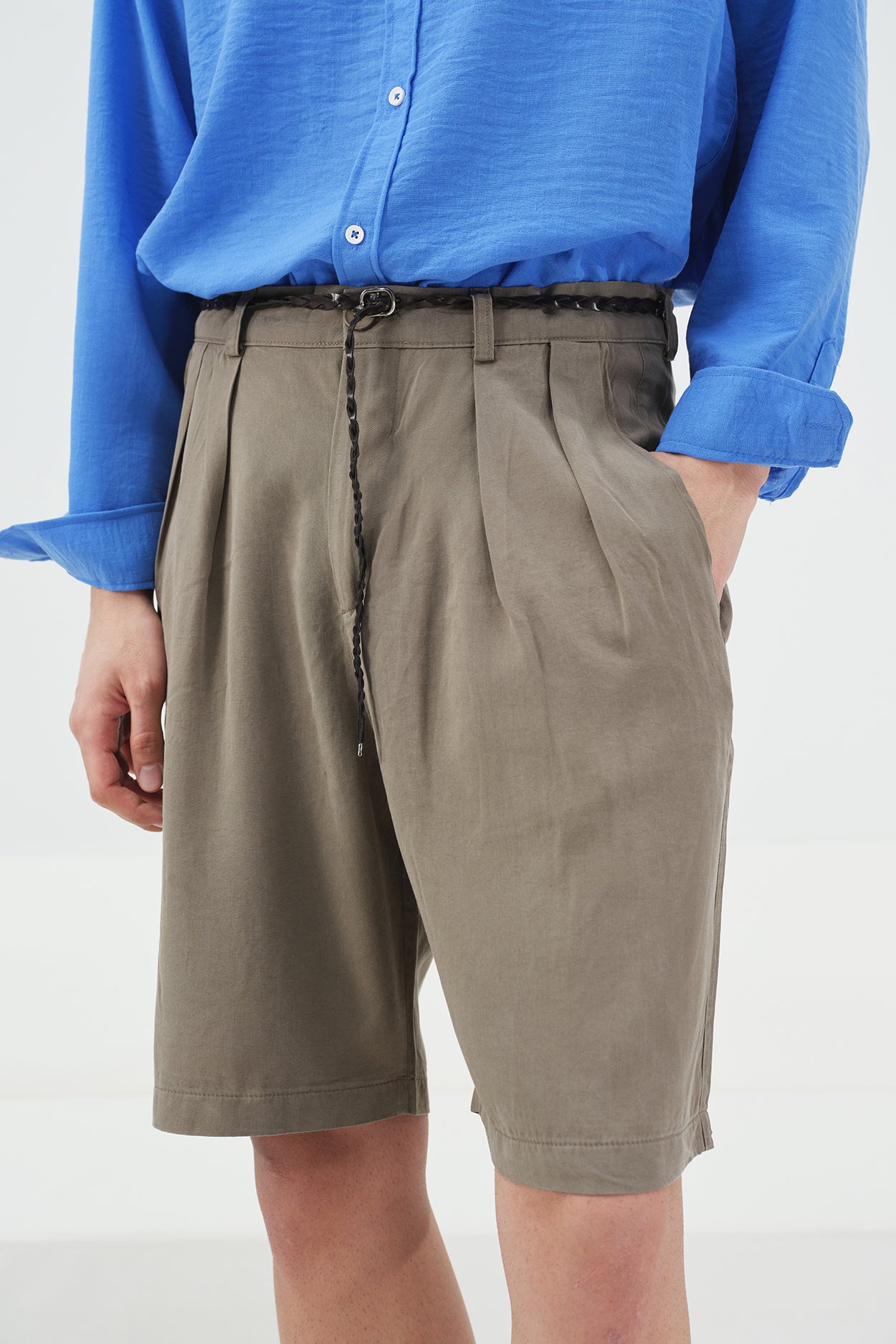 DRAPED CLASSIC KHAKI TENCEL SHORTS