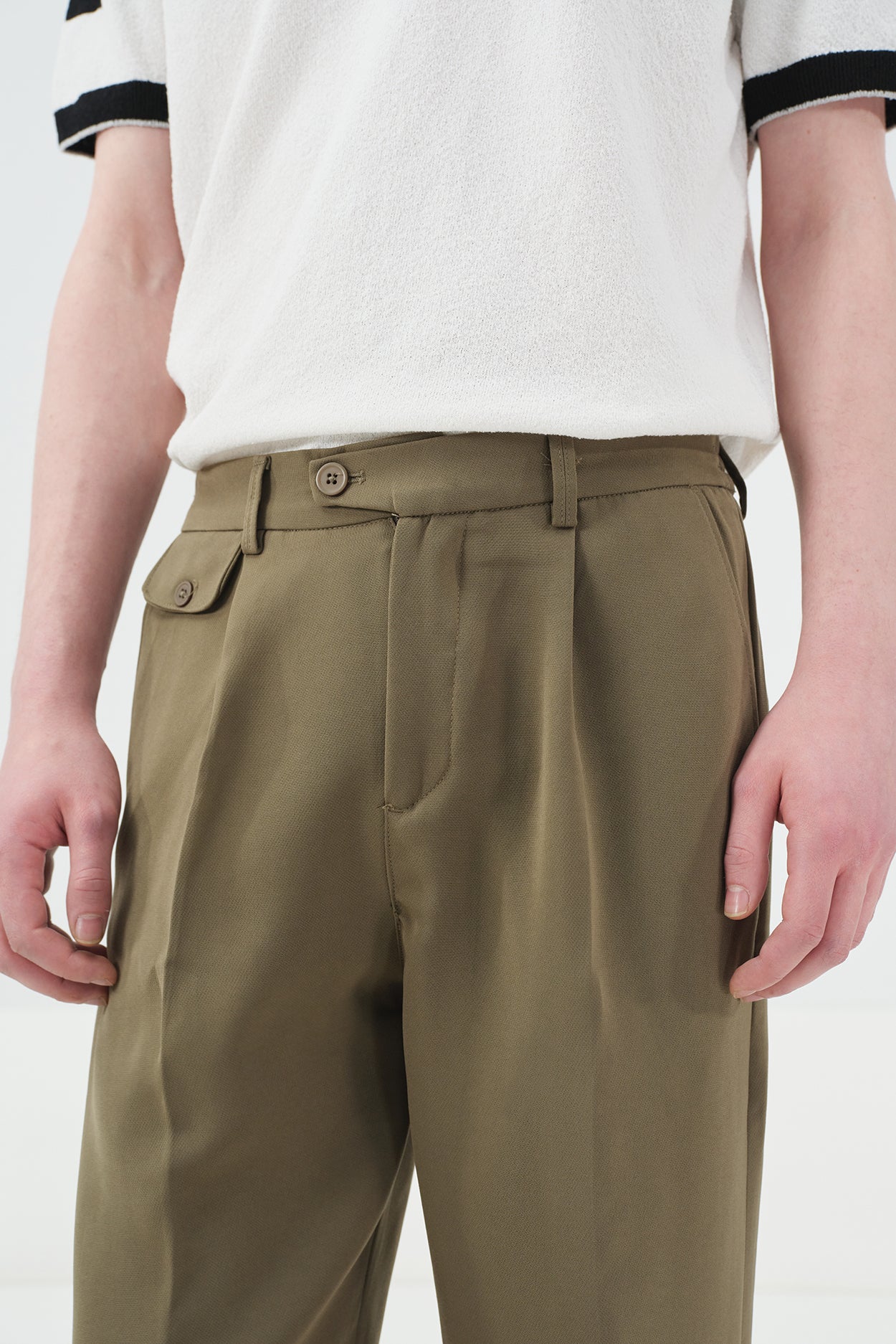 TEXTURED KHAKI PLEATED TROUSERS