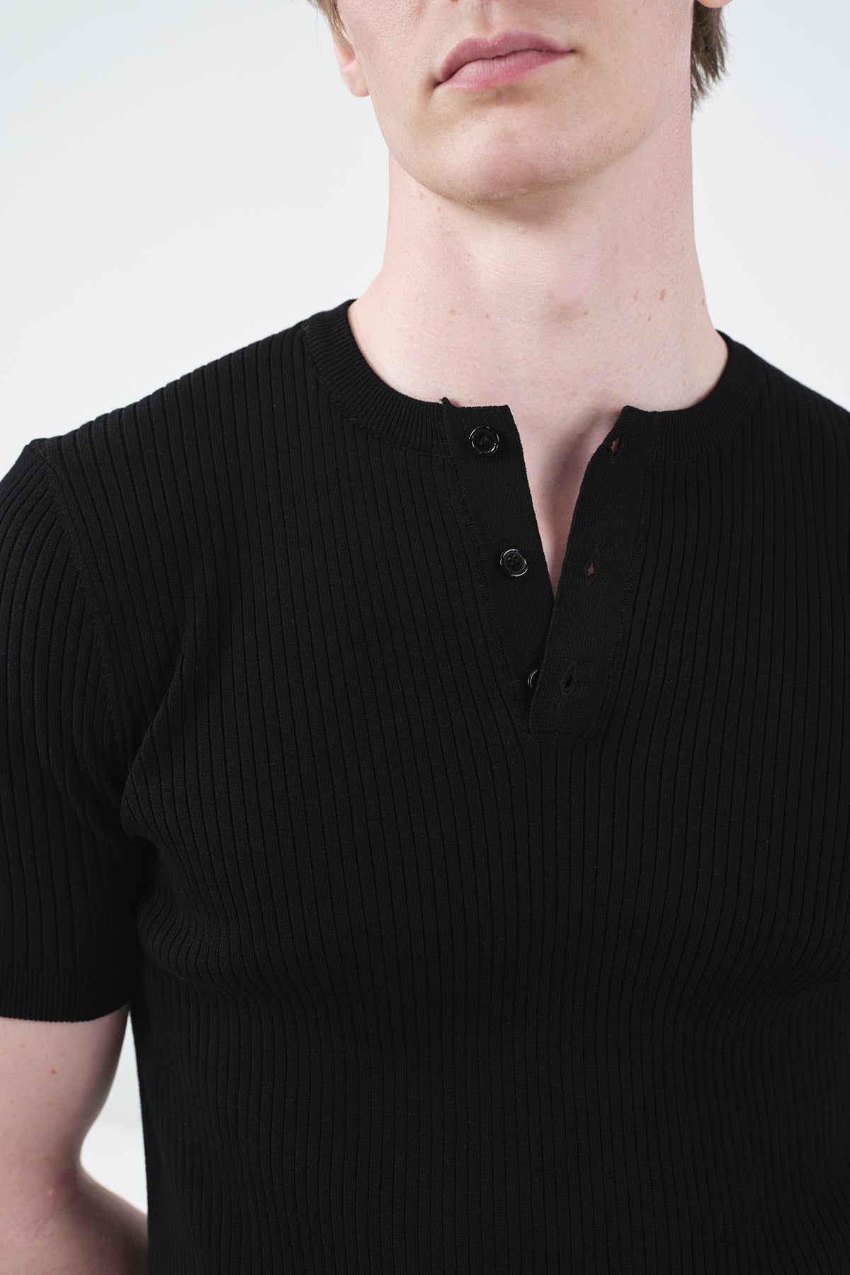 SLIM-FIT BUTTONED THIN-RIB BLACK KNITTED T-SHIRT