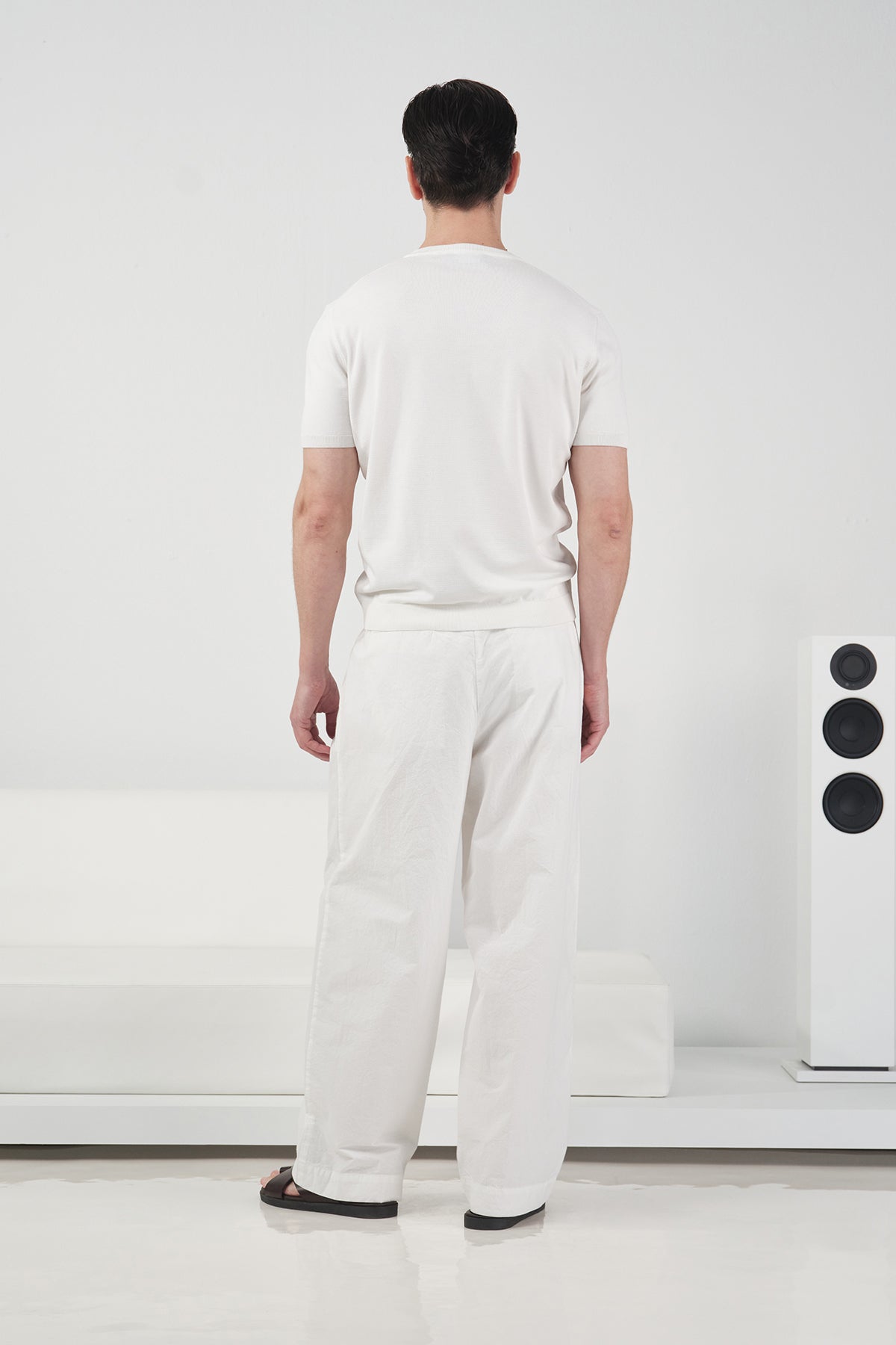 KISA KOLLU İNCE TRİKO BEYAZ GÖMLEK