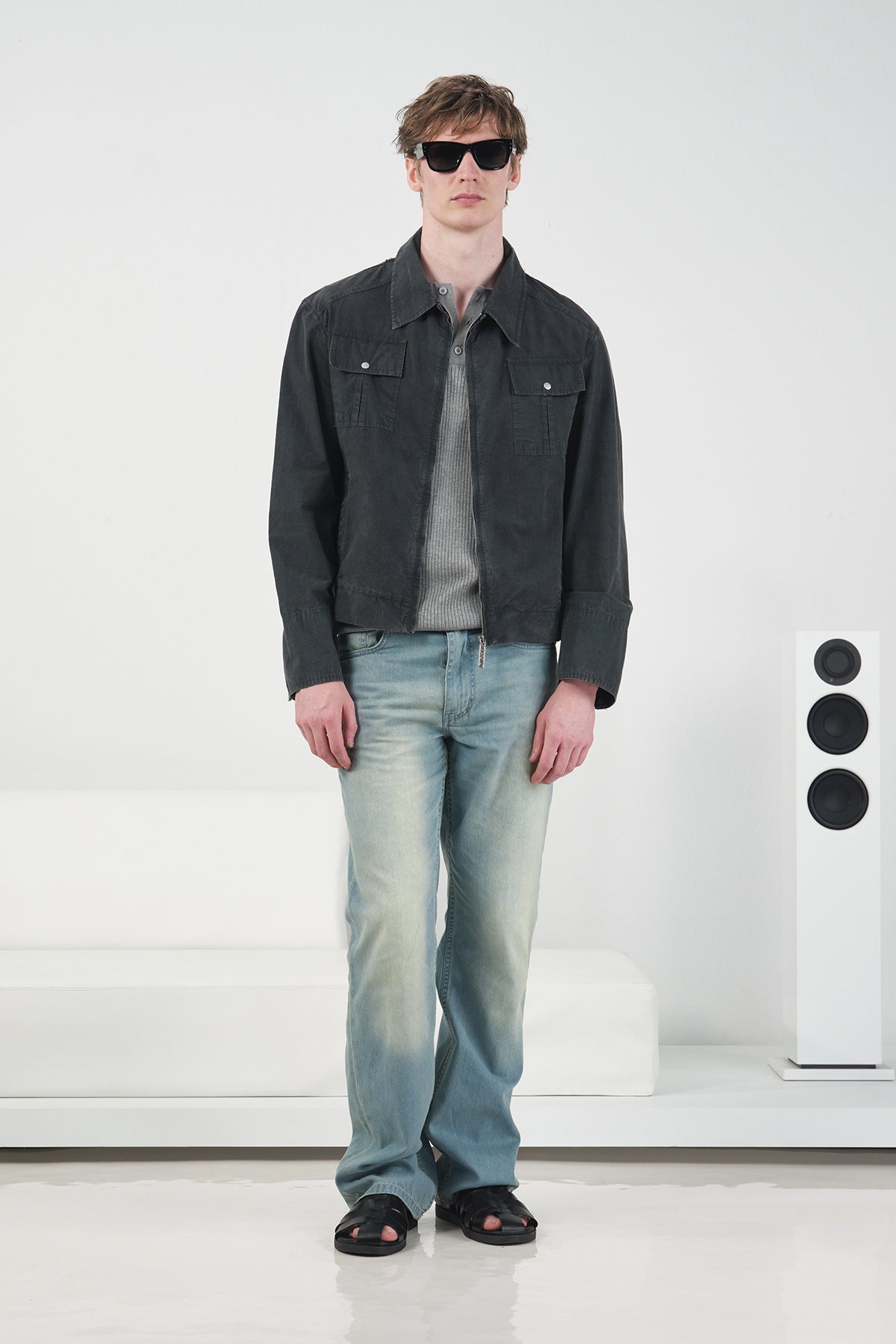 EFEKTLİ FERMUARLI SİYAH CEKET