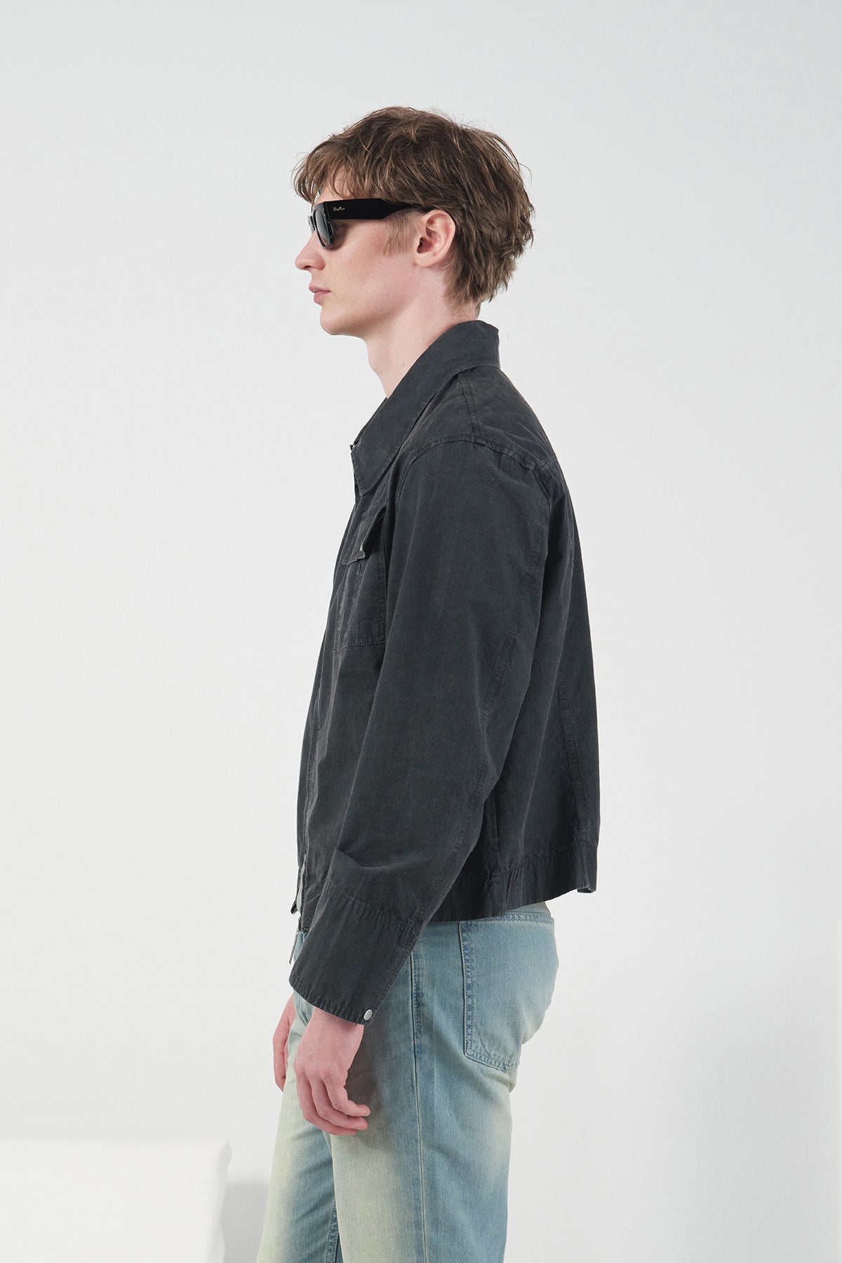 EFEKTLİ FERMUARLI SİYAH CEKET