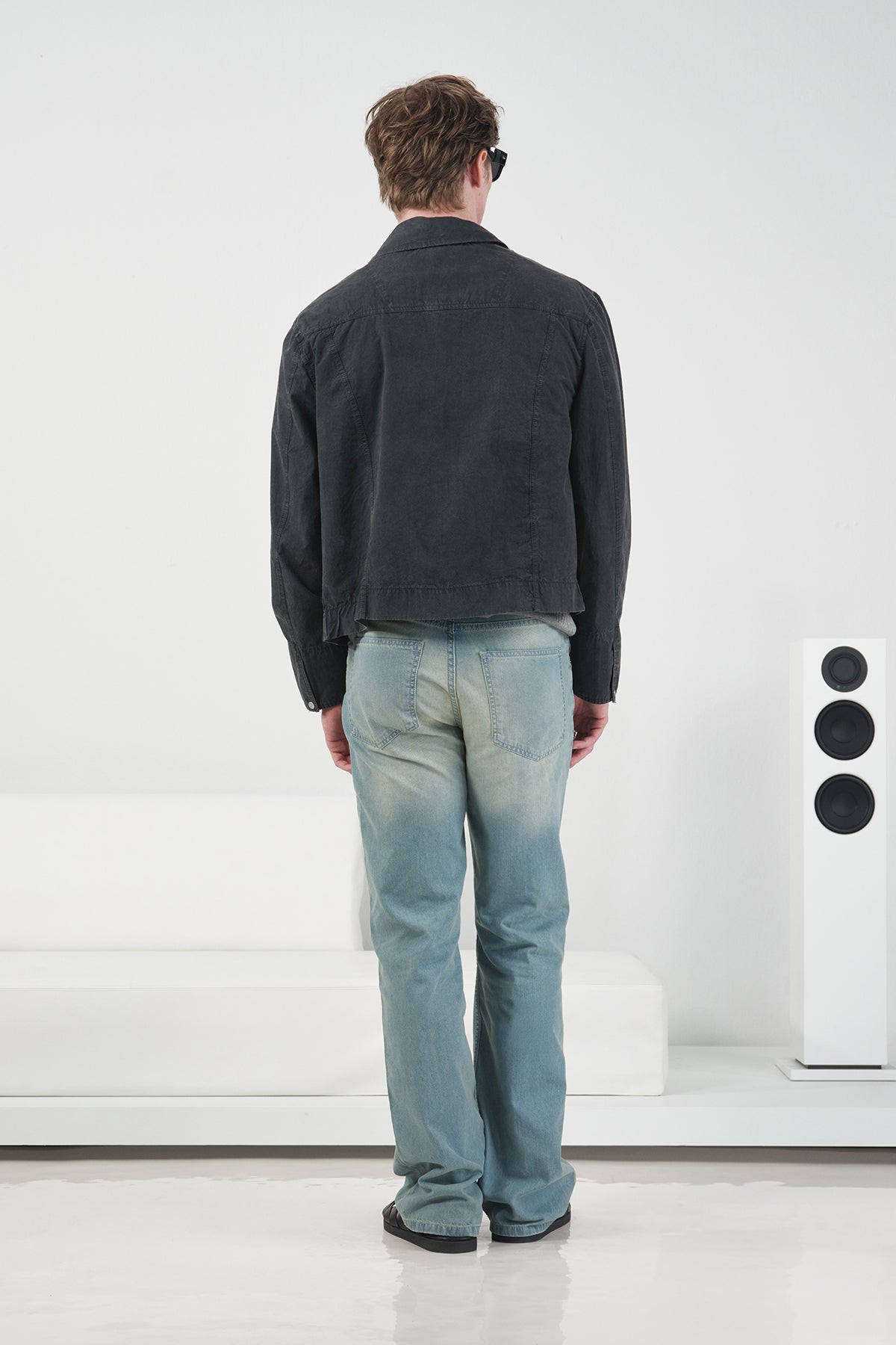 EFEKTLİ FERMUARLI SİYAH CEKET