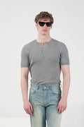 SLIM FIT BUTTONED FINE RIBBED GREY KNITTED T-SHIRT