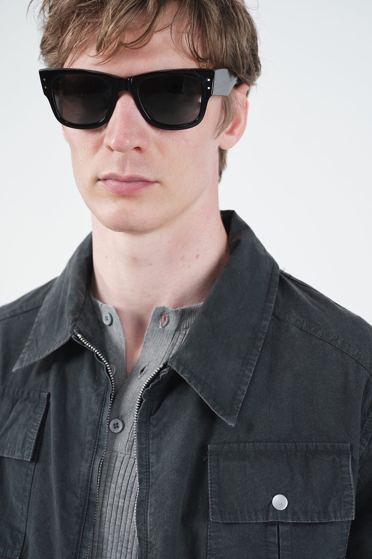 EFEKTLİ FERMUARLI SİYAH CEKET