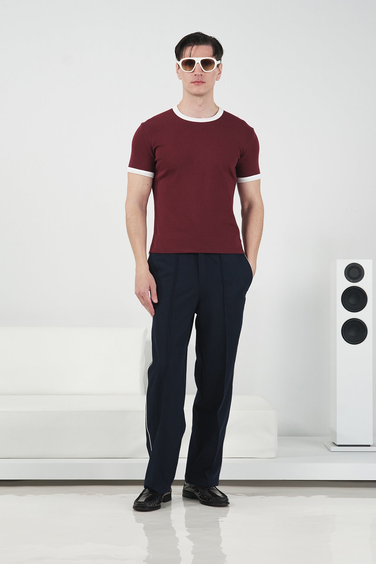 KONTRAST DETAYLI BİSİKLET YAKA BORDO T-SHIRT