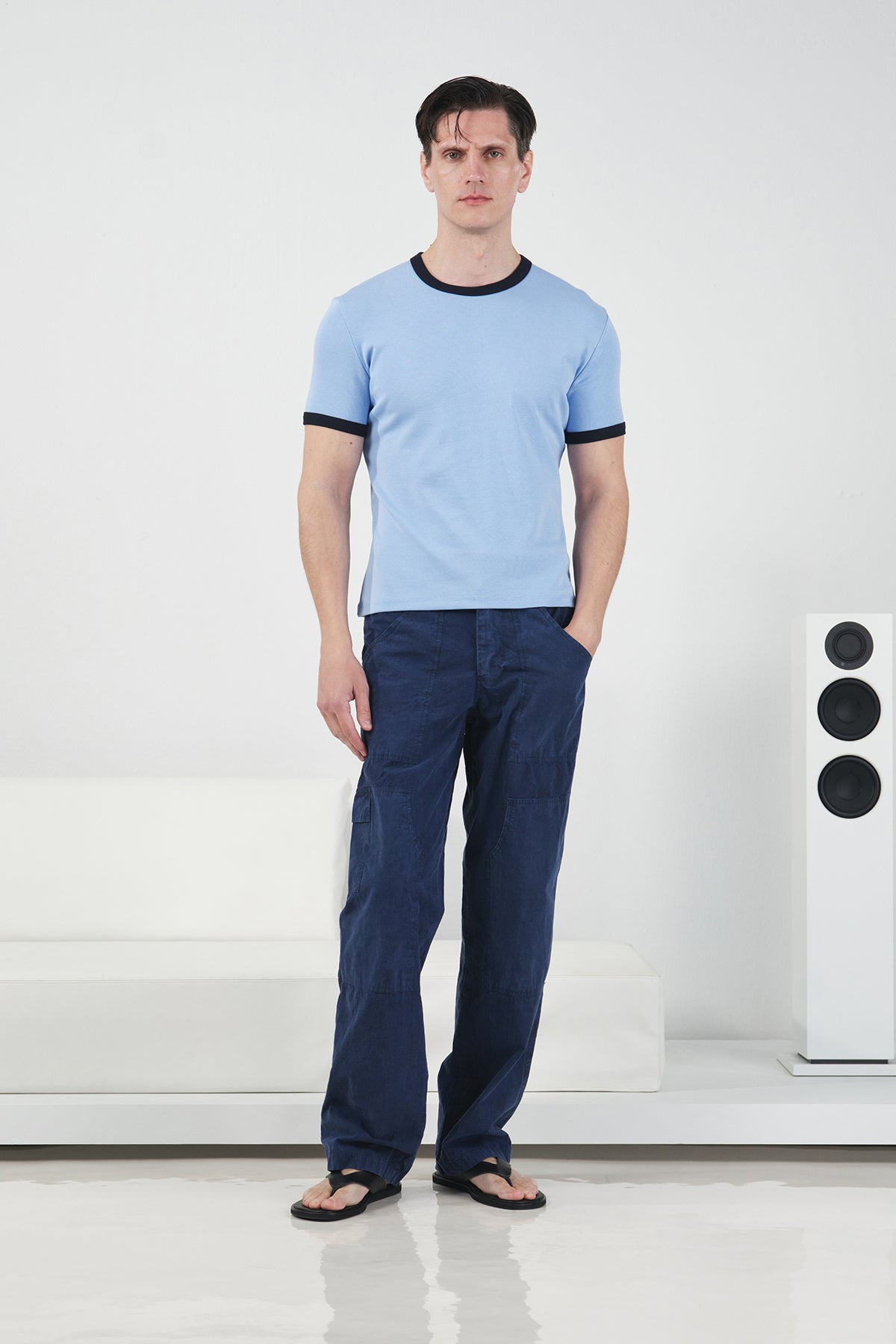 KONTRAST DETAYLI BİSİKLET YAKA MAVİ T-SHIRT